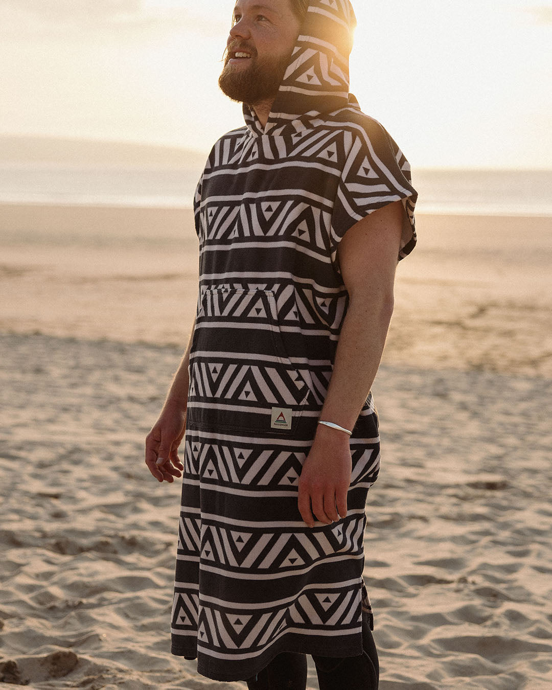 Male_Baja Recycled Towel Poncho - Black/ White Pattern