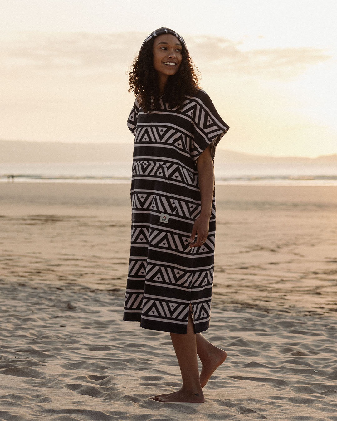 Womens_Baja Recycled Towel Poncho - Black/ White Pattern