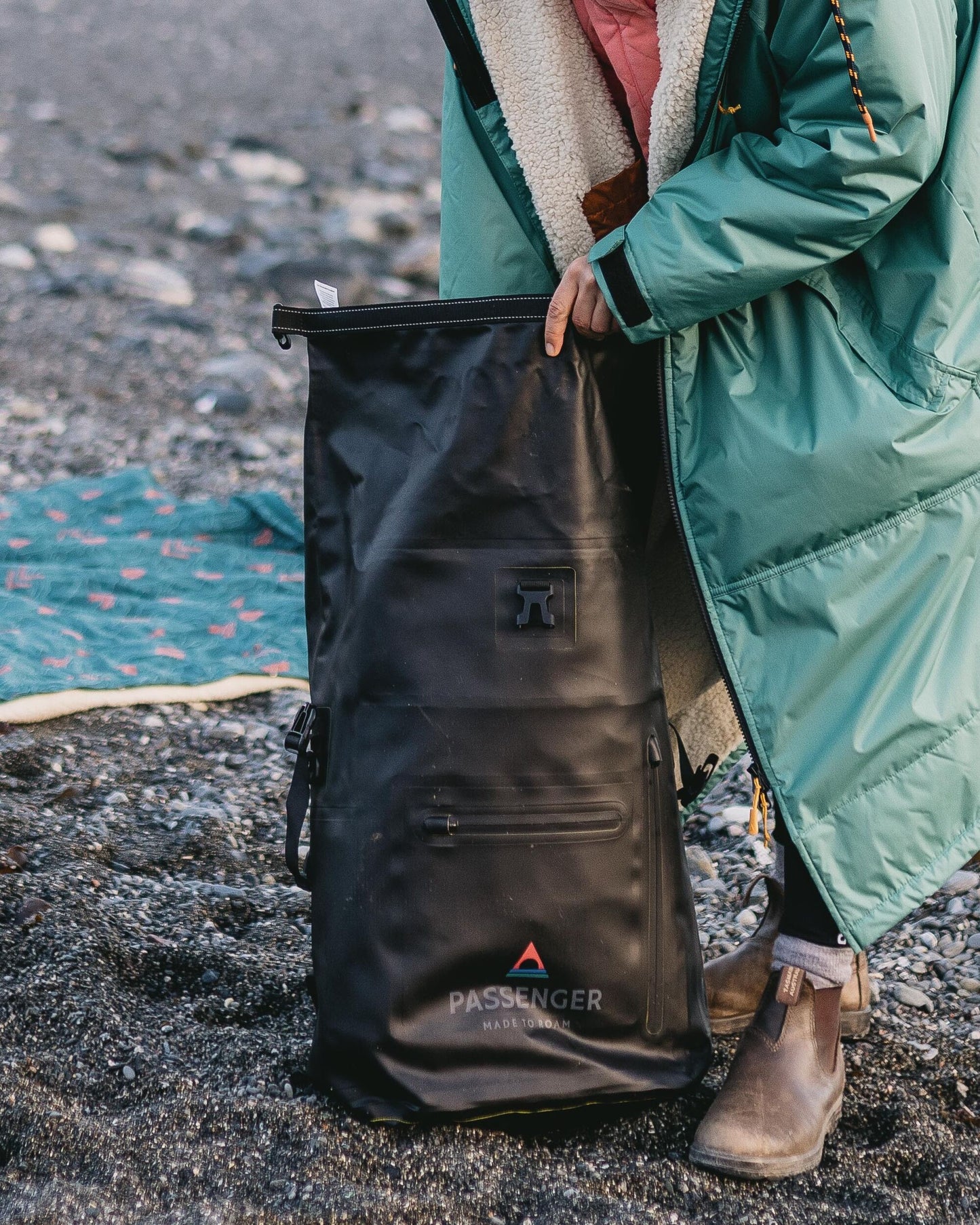 Womens_Tide 25L Recycled Dry Bag Backpack - Black - Lifestyle