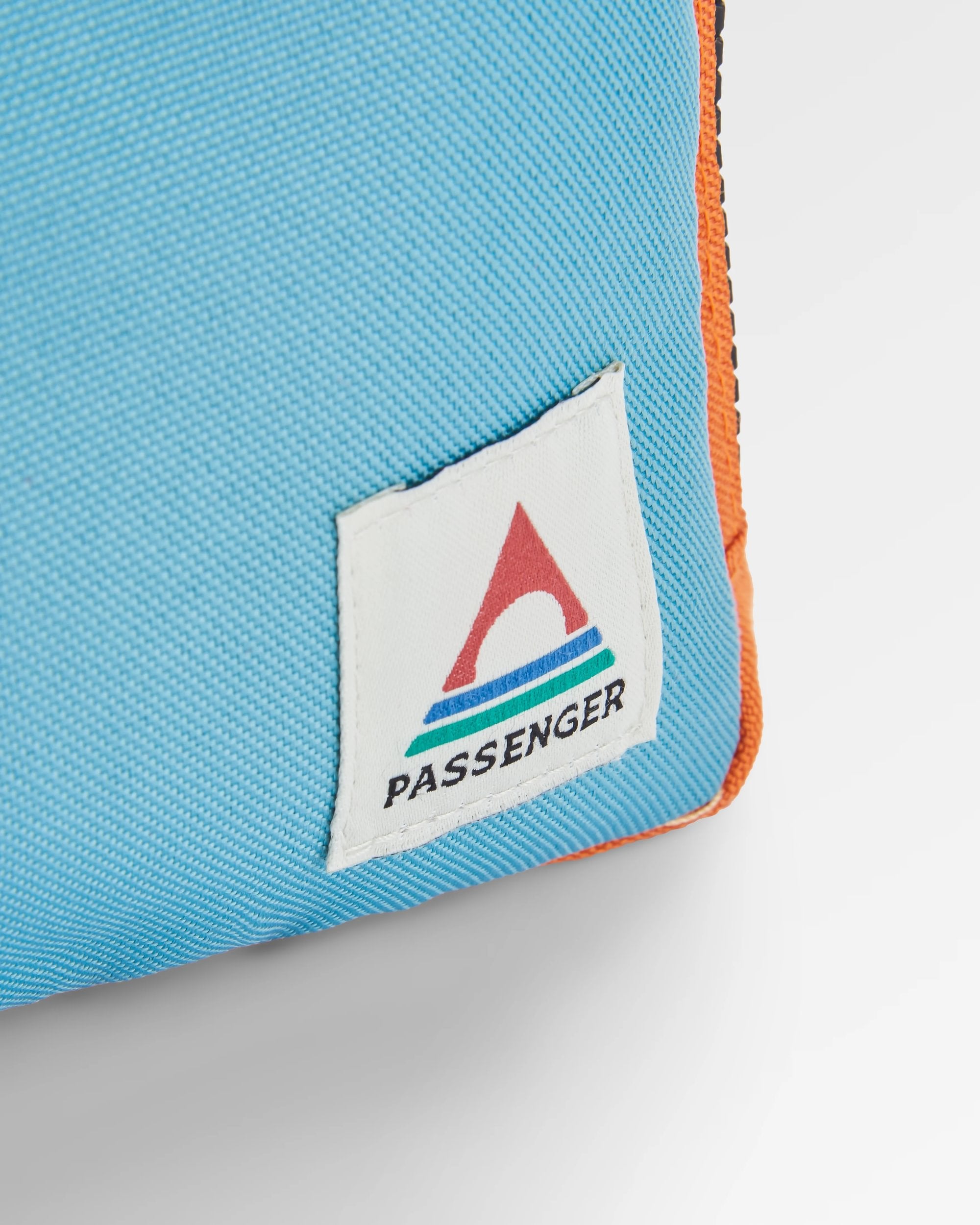 Travel Recycled Wash Kit - Arctic/Retro Orange - Flatlay