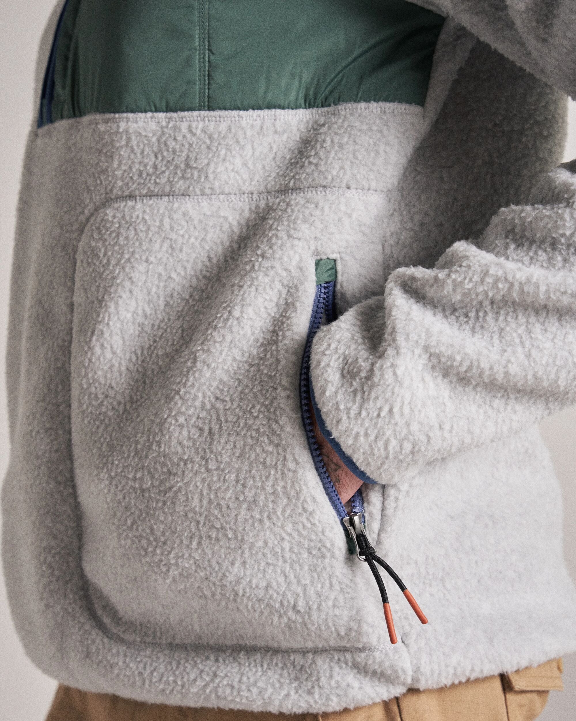 Offgrid 1/2 Zip Recycled Sherpa Fleece - Grey Marl 2 - Studio Model