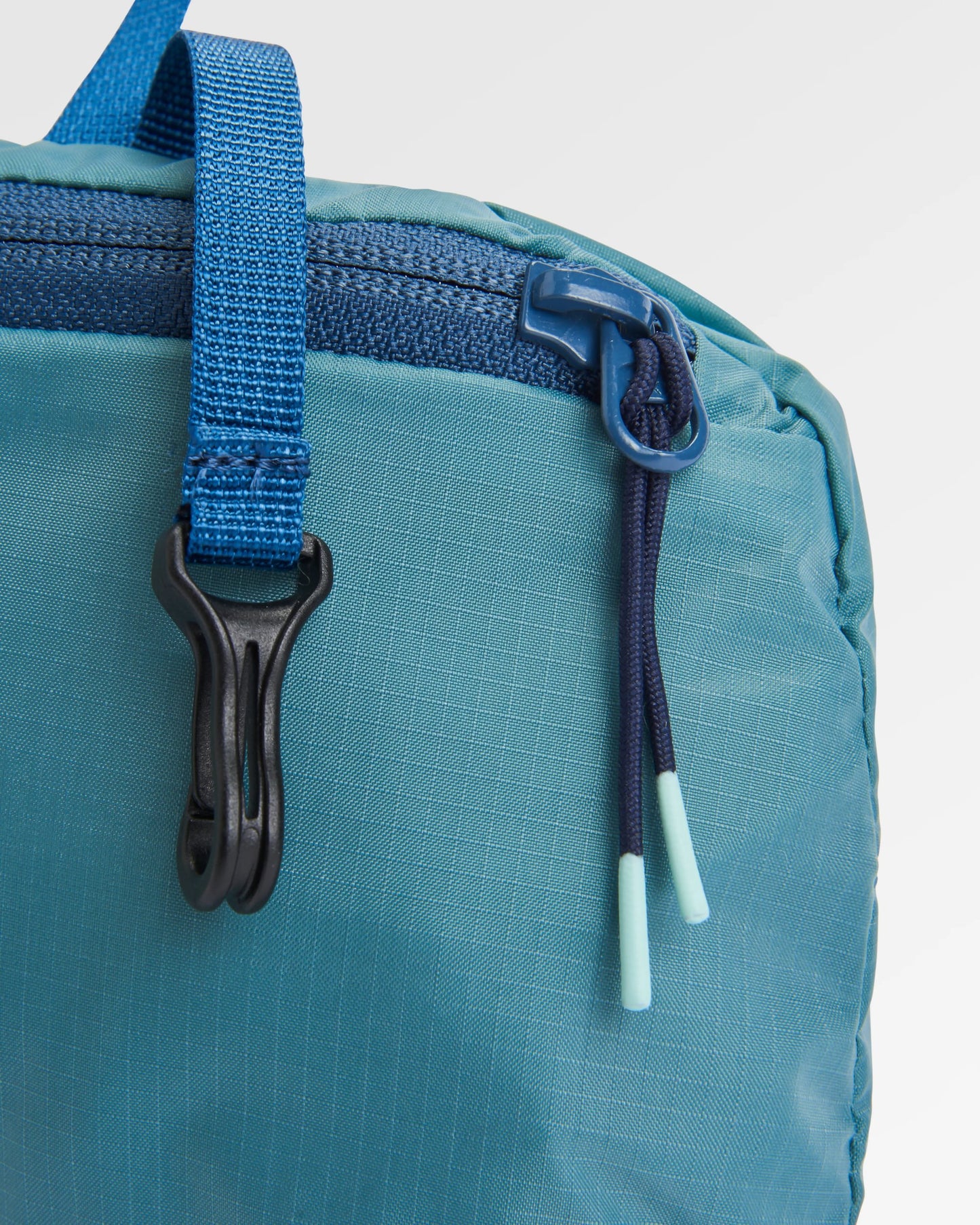 Trail Lite 40L Duffel Bag - Arctic - Flatlay