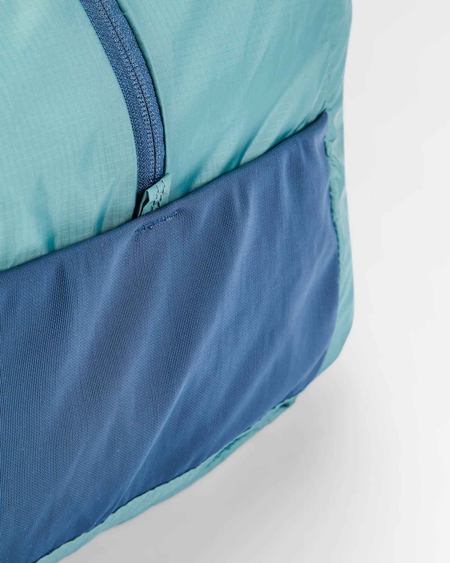Trail Lite 40L Duffel Bag - Arctic - Flatlay