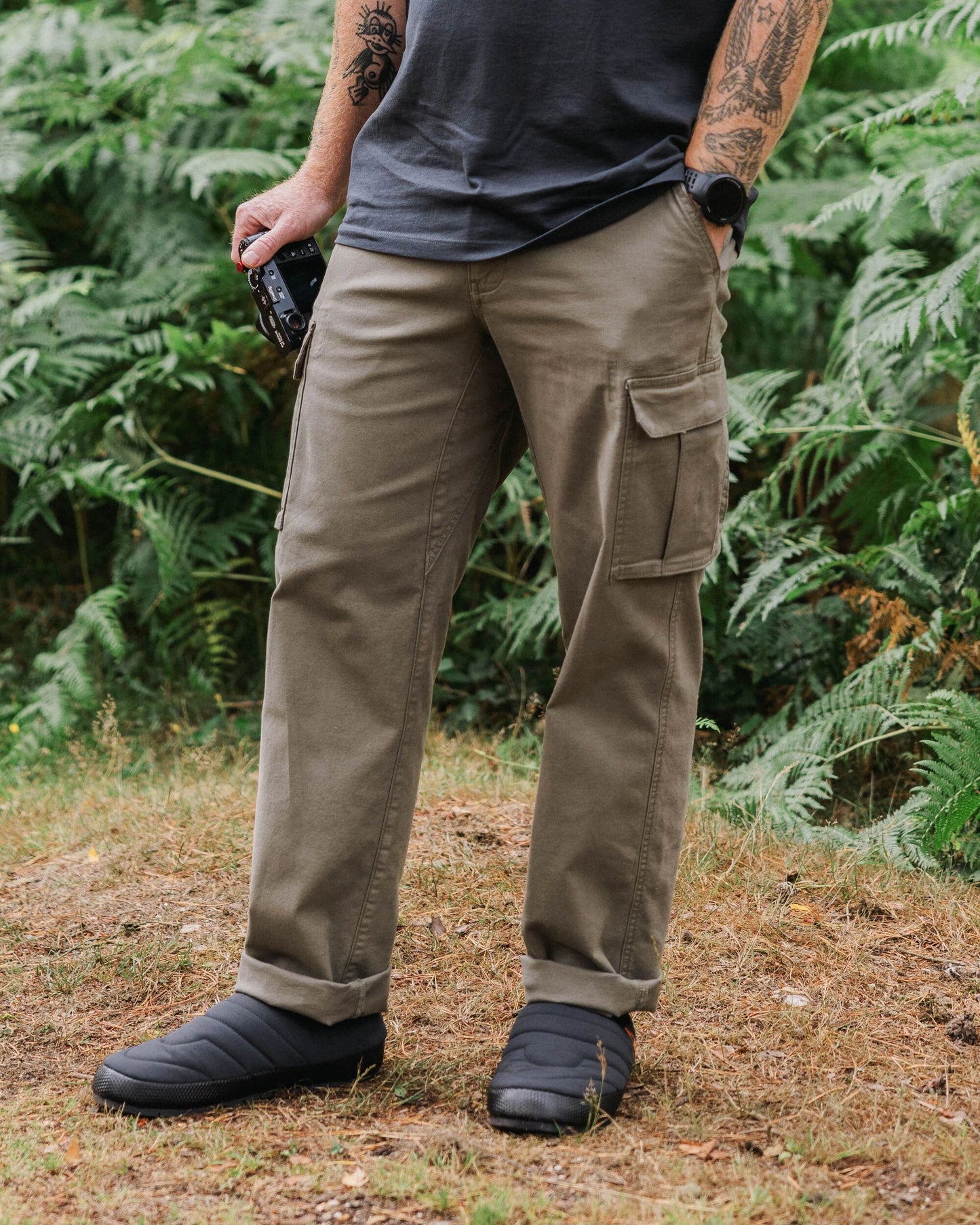 Lakeside Cargo Cotton Trouser - Dusty Olive - Lifestyle
