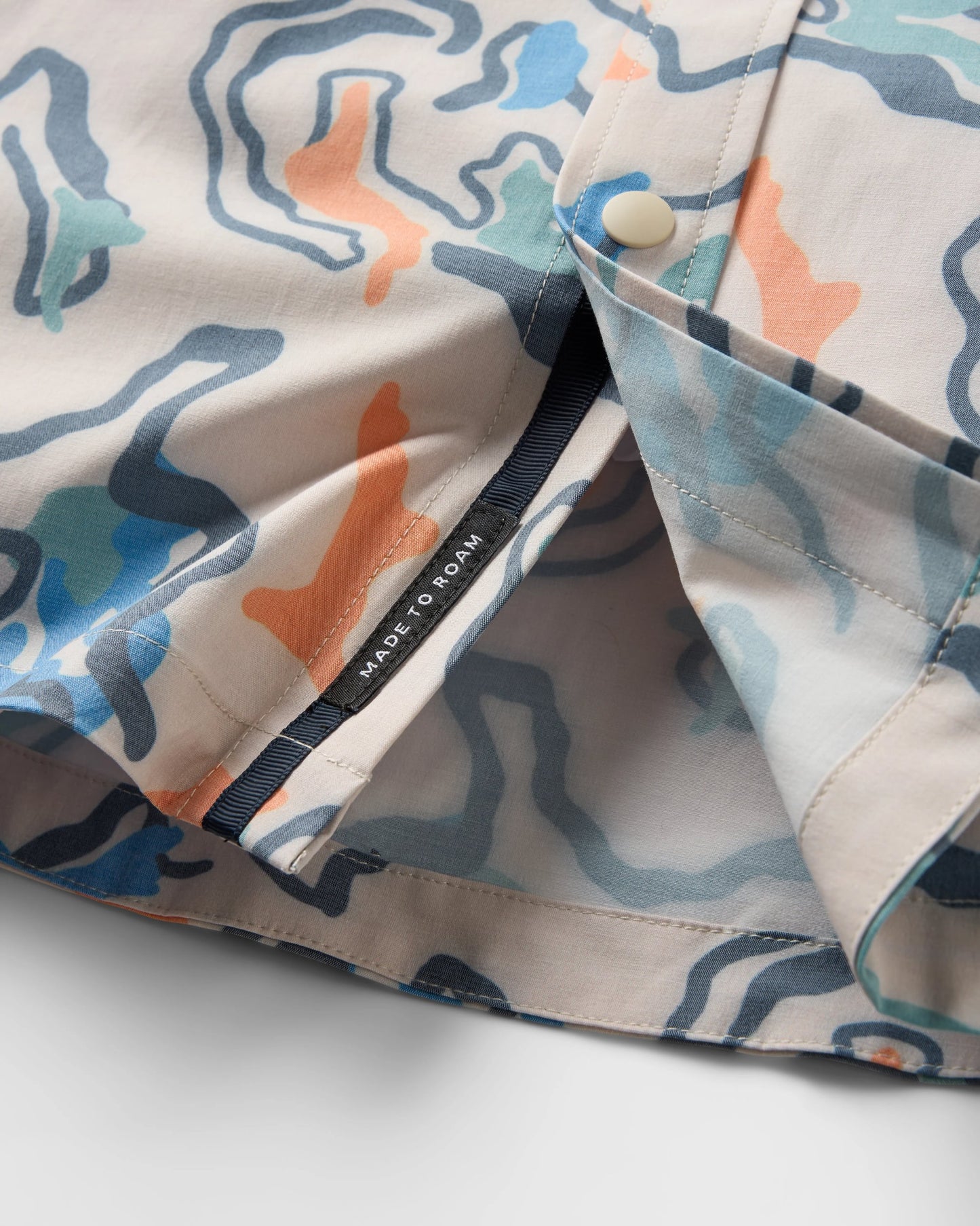 Traveller Short Sleeve Stretch Shirt - Abstract Strata Multi