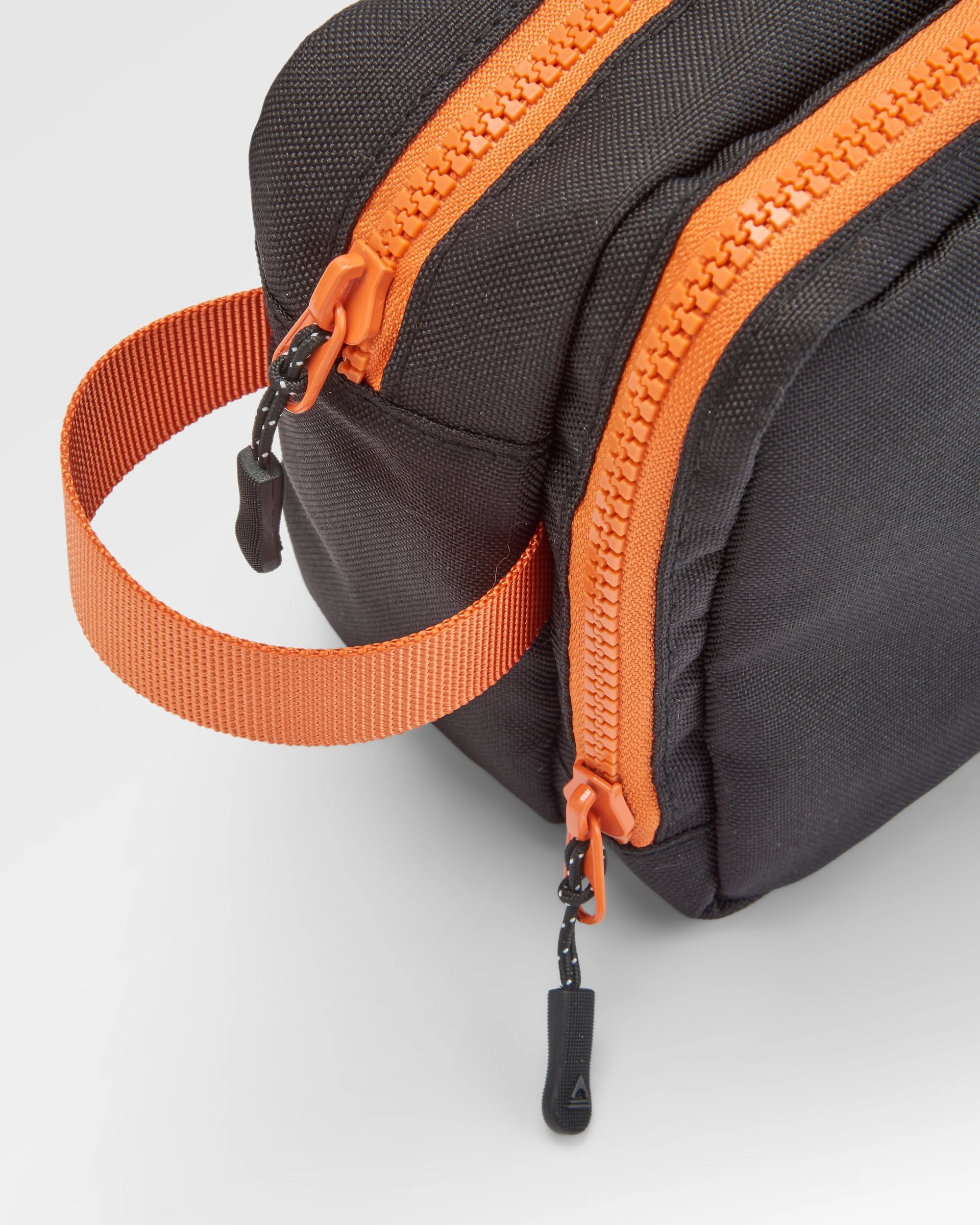 Travel Recycled Wash Kit - Black - Flatlay