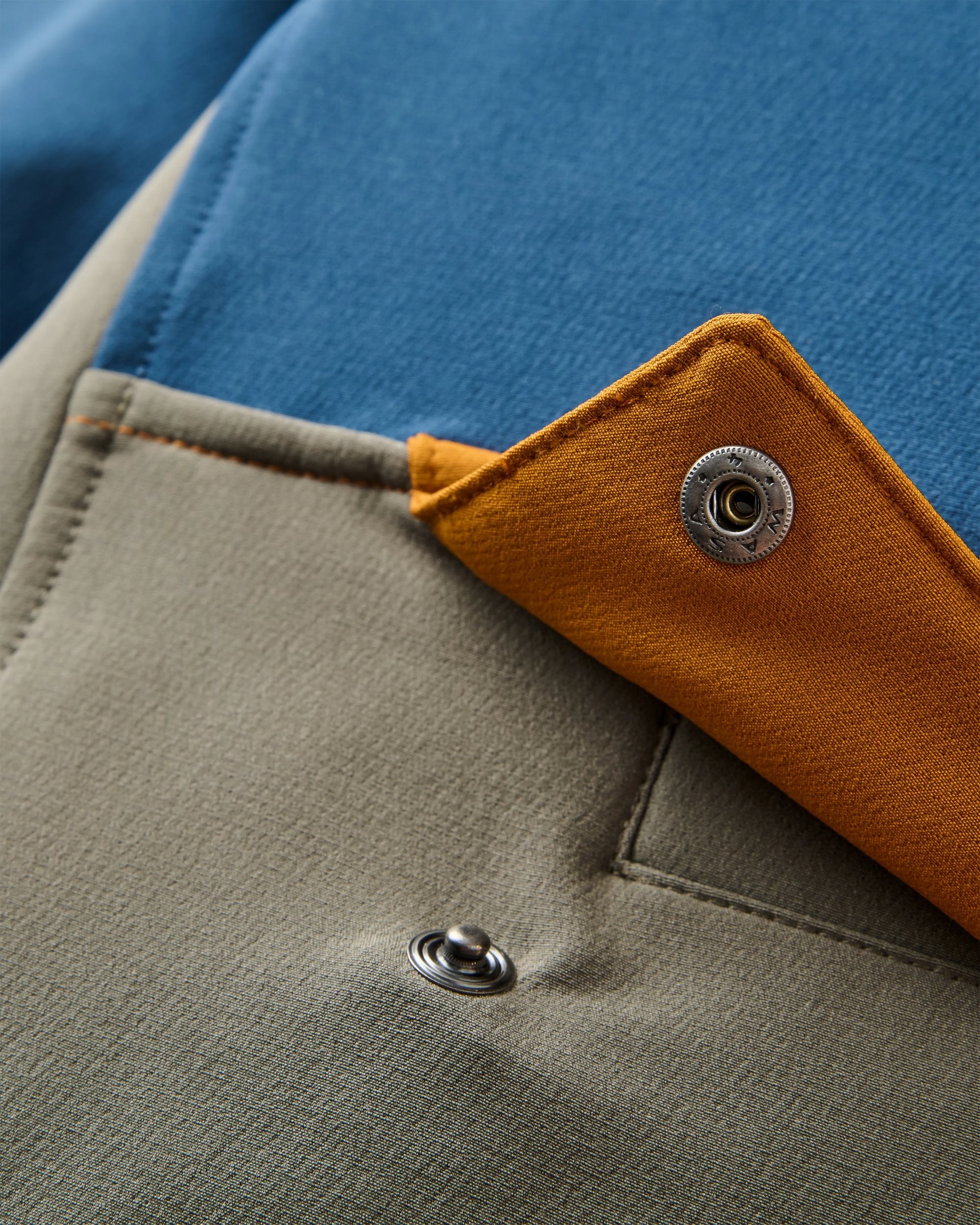Roamer Recycled Softshell Jacket - Dark Denim/ Dusty Olive - Flatlay