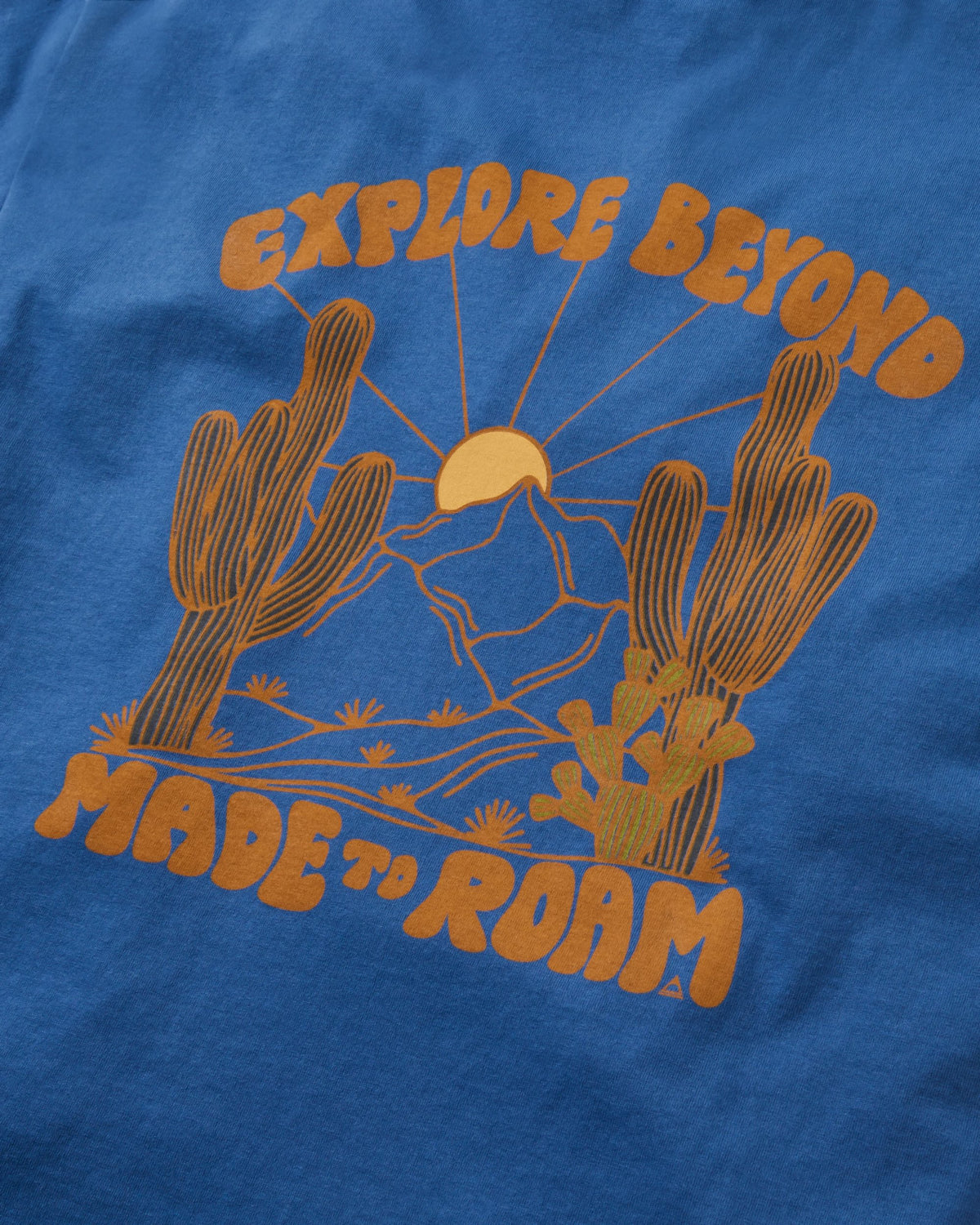 Explore Beyond T-Shirt - Blue Navy - Flatlay