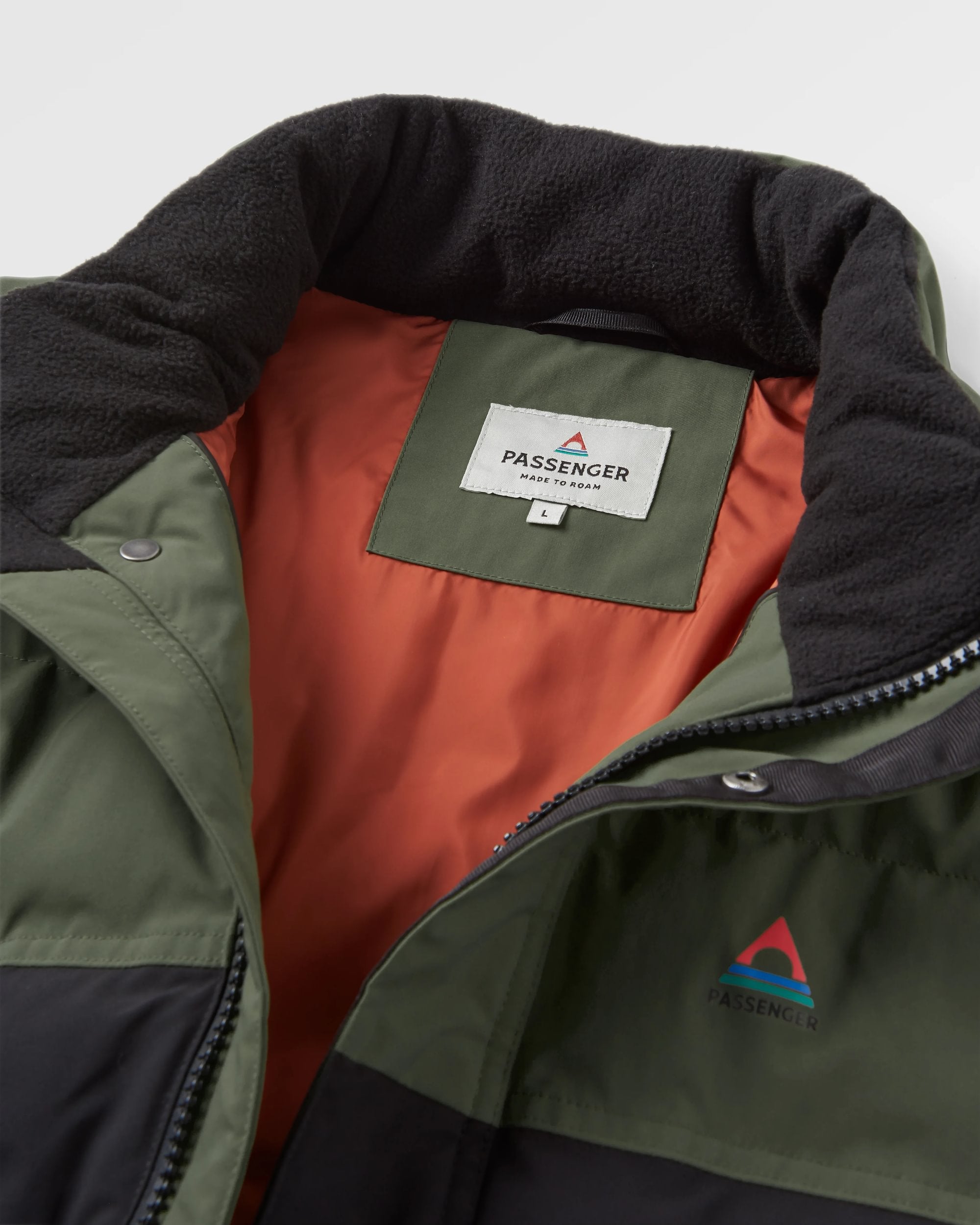 Baltic Recycled Insulated Vest - Black/Khaki - Flatlay