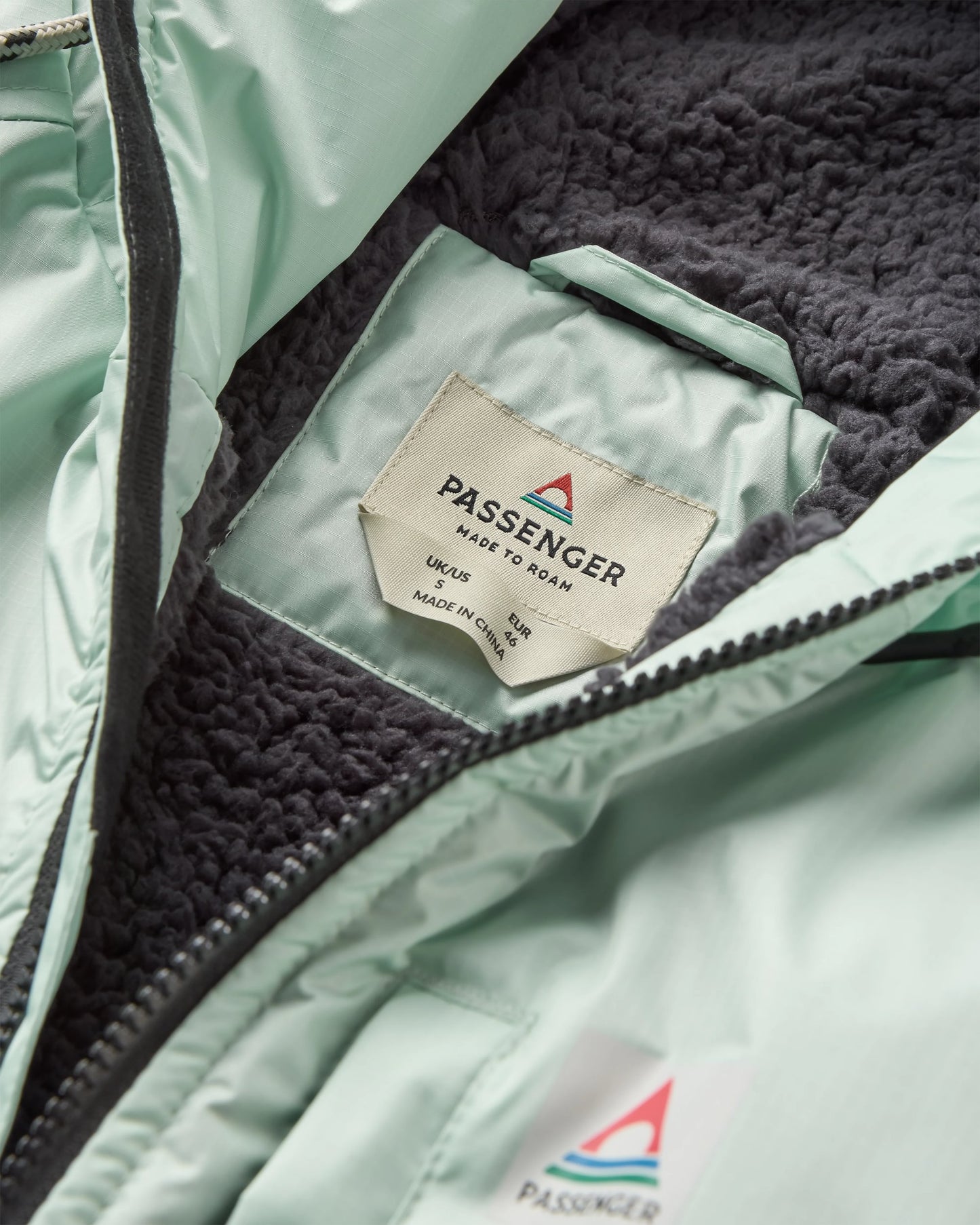 Waves Recycled Sherpa Lined Changing Robe - Spearmint/Deep Ocean