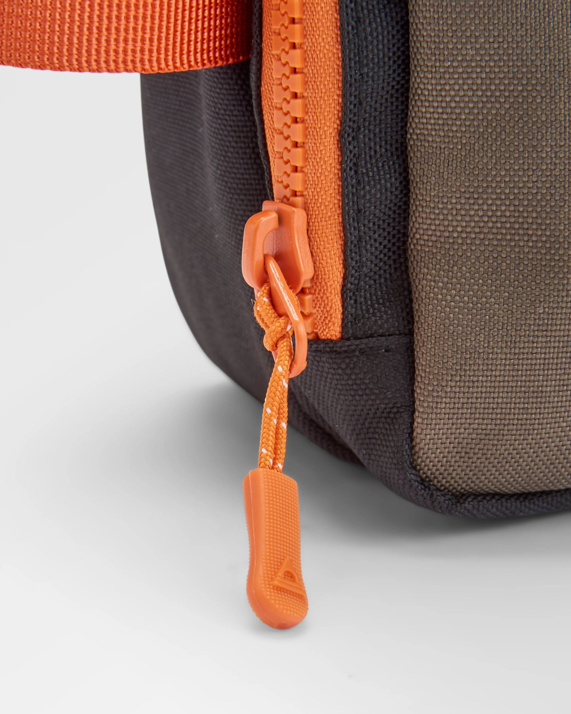 Travel Recycled Wash Kit - True Black/ Khaki - Flatlay