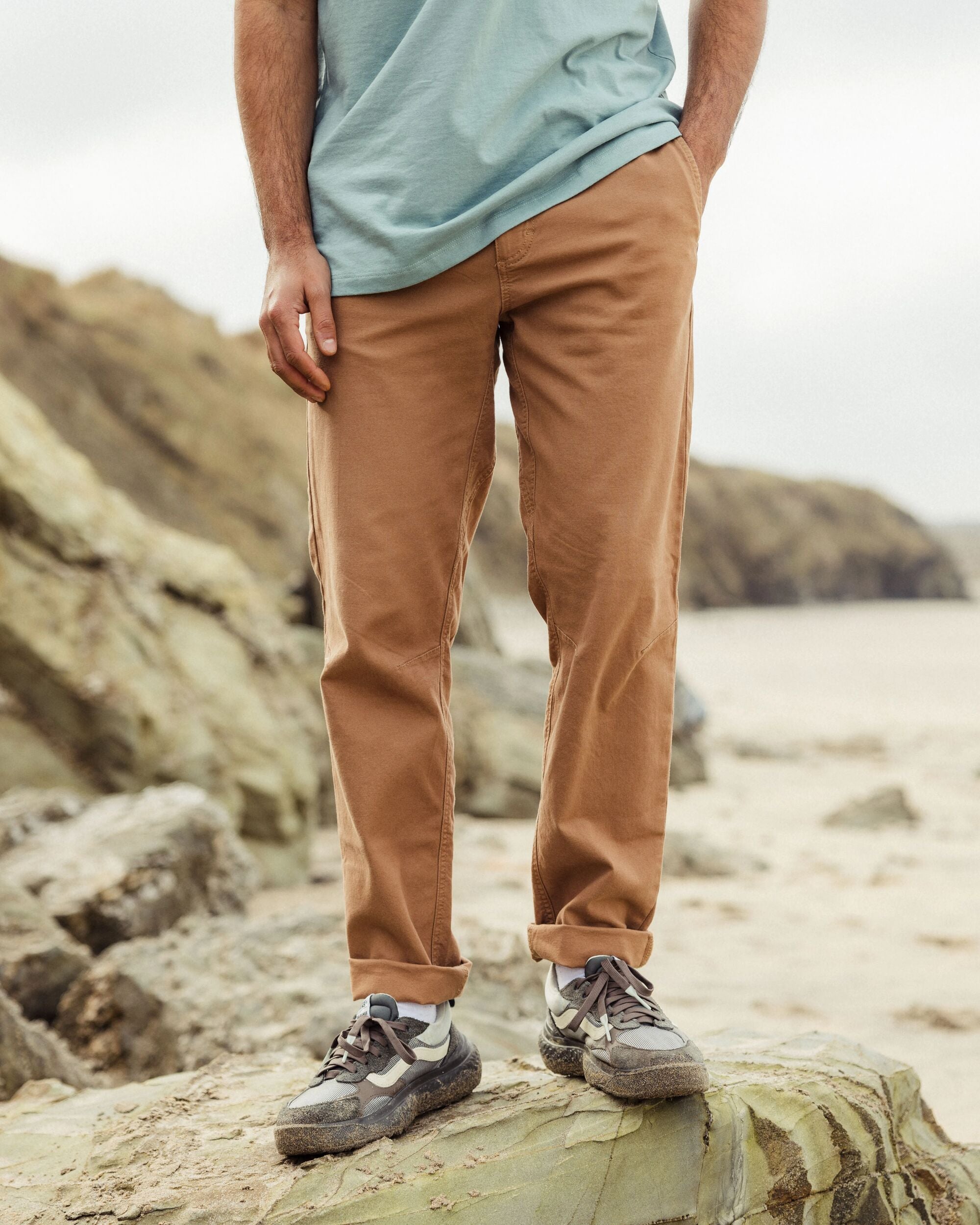 Horizon Comfort Chino - Toffee - Lifestyle
