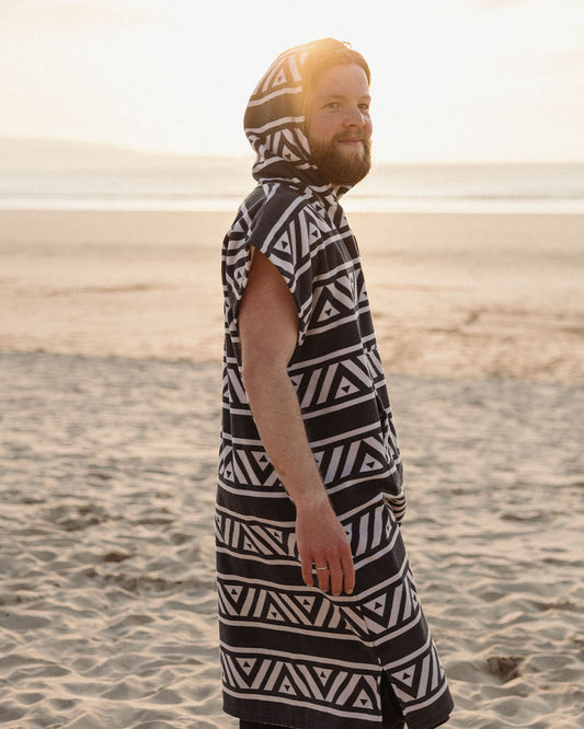 Male_Baja Recycled Towel Poncho - Black/ White Pattern