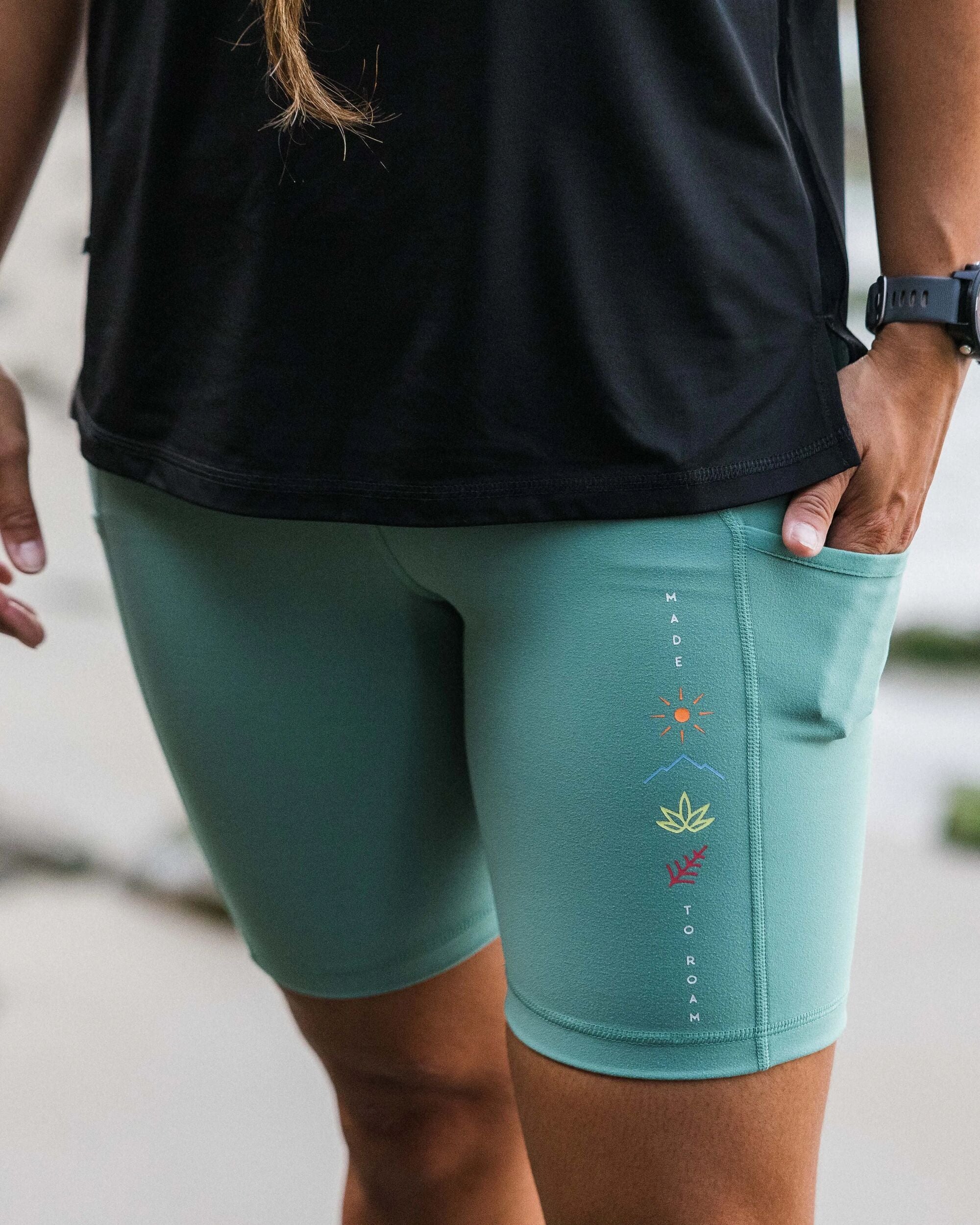 Mantra Recycled Active Short - Deep Sea - Lifestyle