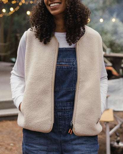Tawny Collarless Deep-Pile Sherpa Gilet - Oat - Lifestyle
