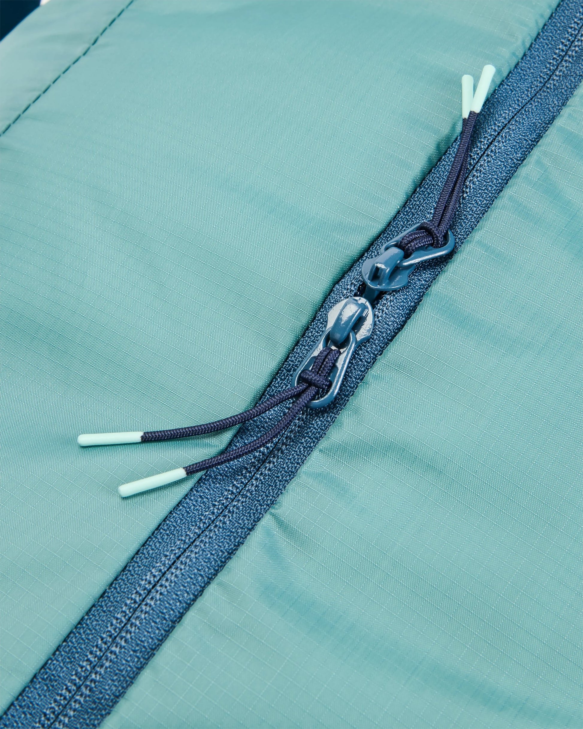Trail Lite 40L Duffel Bag - Arctic - Flatlay