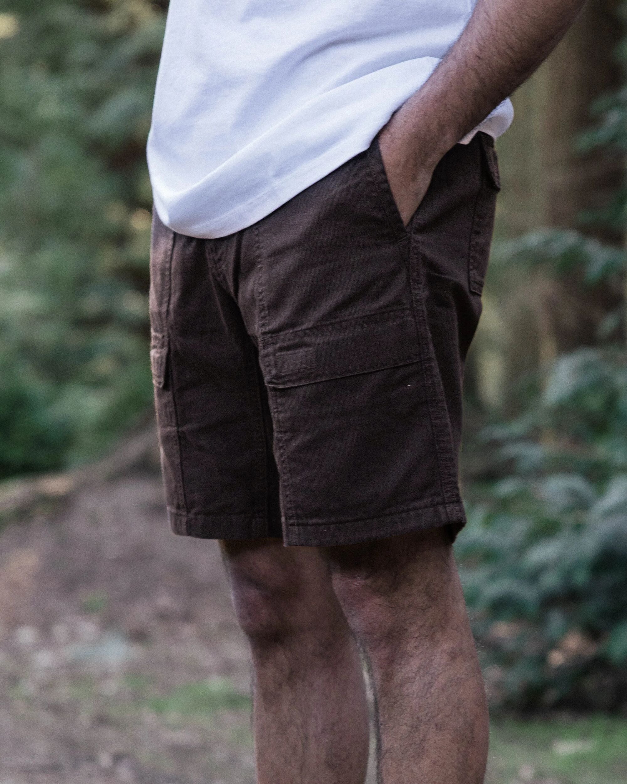 Apex Cargo Cotton Short - Espresso - Lifestyle