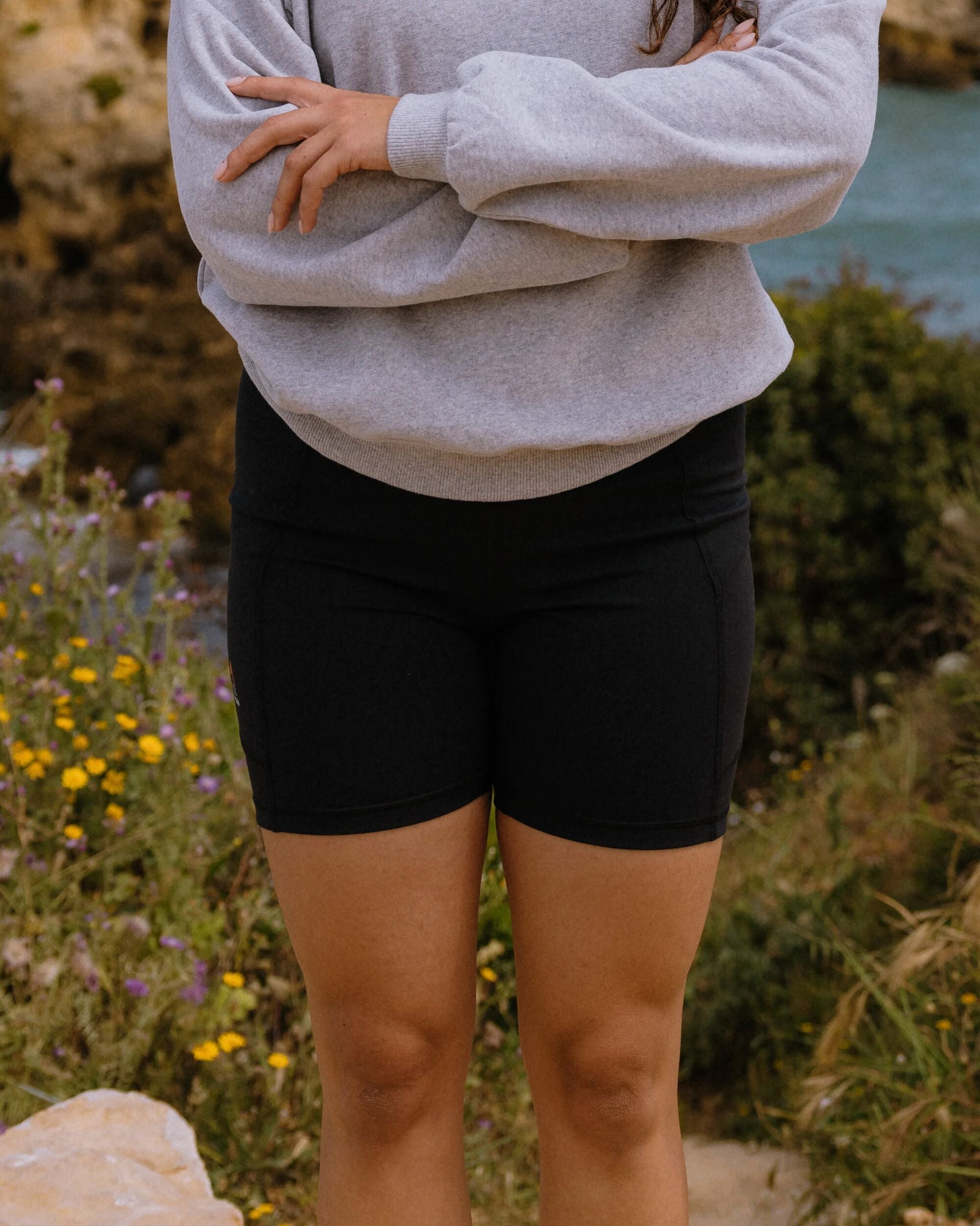 Solscape Active Short - Black - Lifestyle