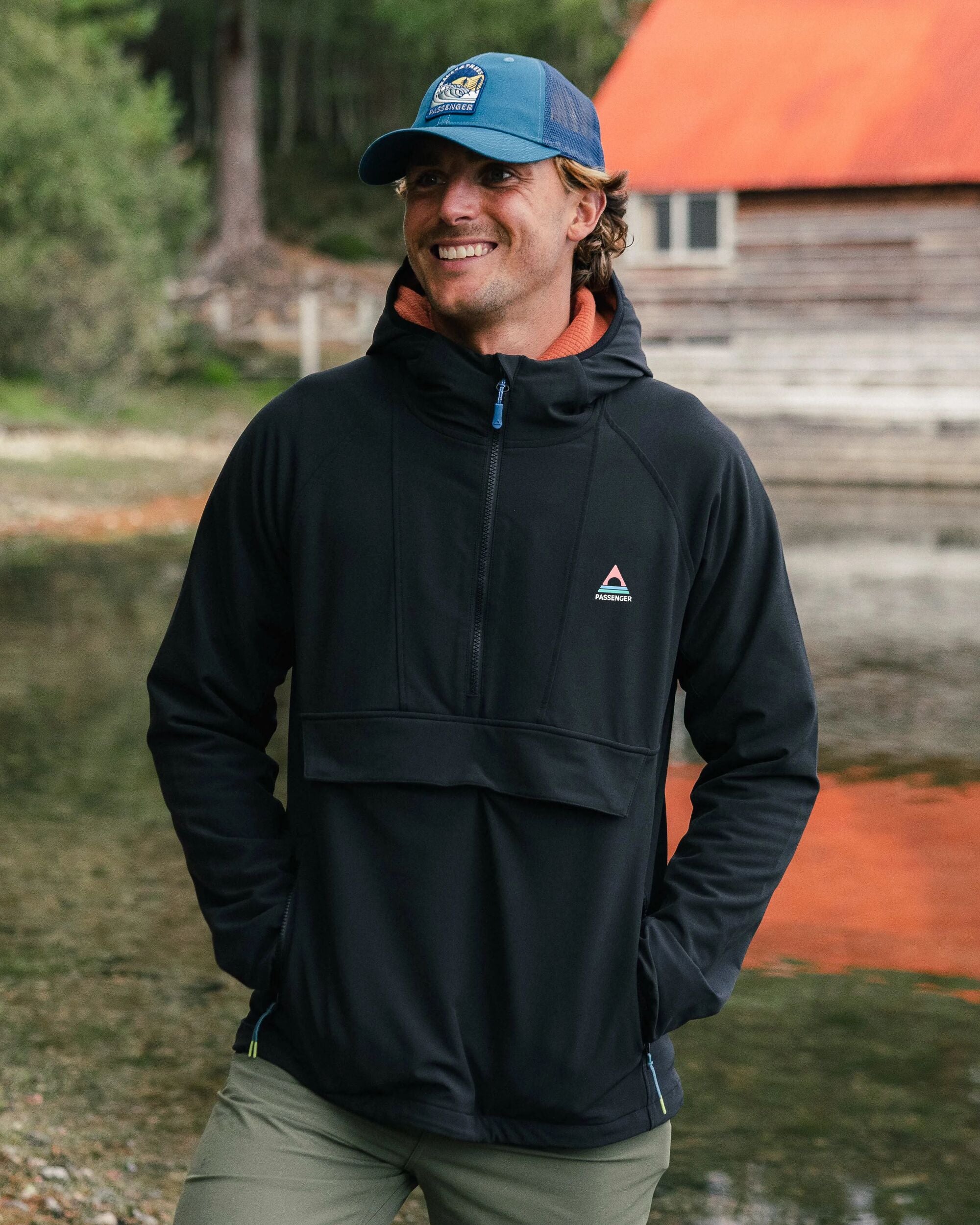Roamer Softshell Anorak Black – Passenger