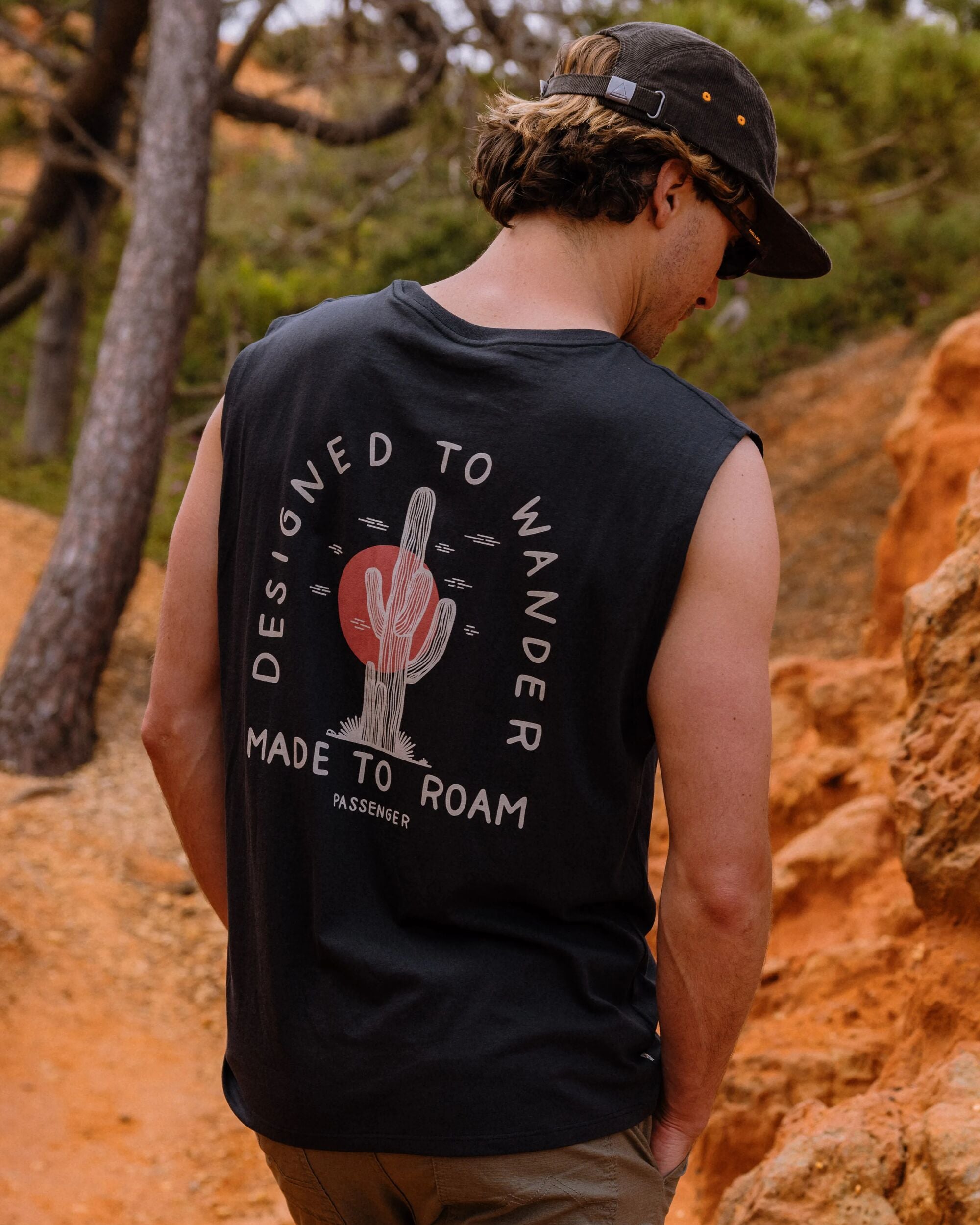 Men's Explore Vest - Black - Lifestyle