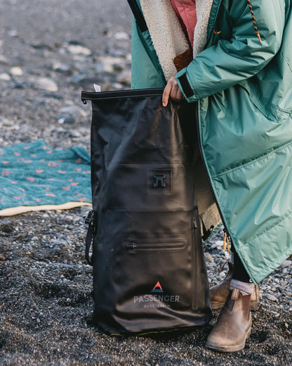 Womens_Tide 25L Recycled Dry Bag Backpack - Black - Lifestyle
