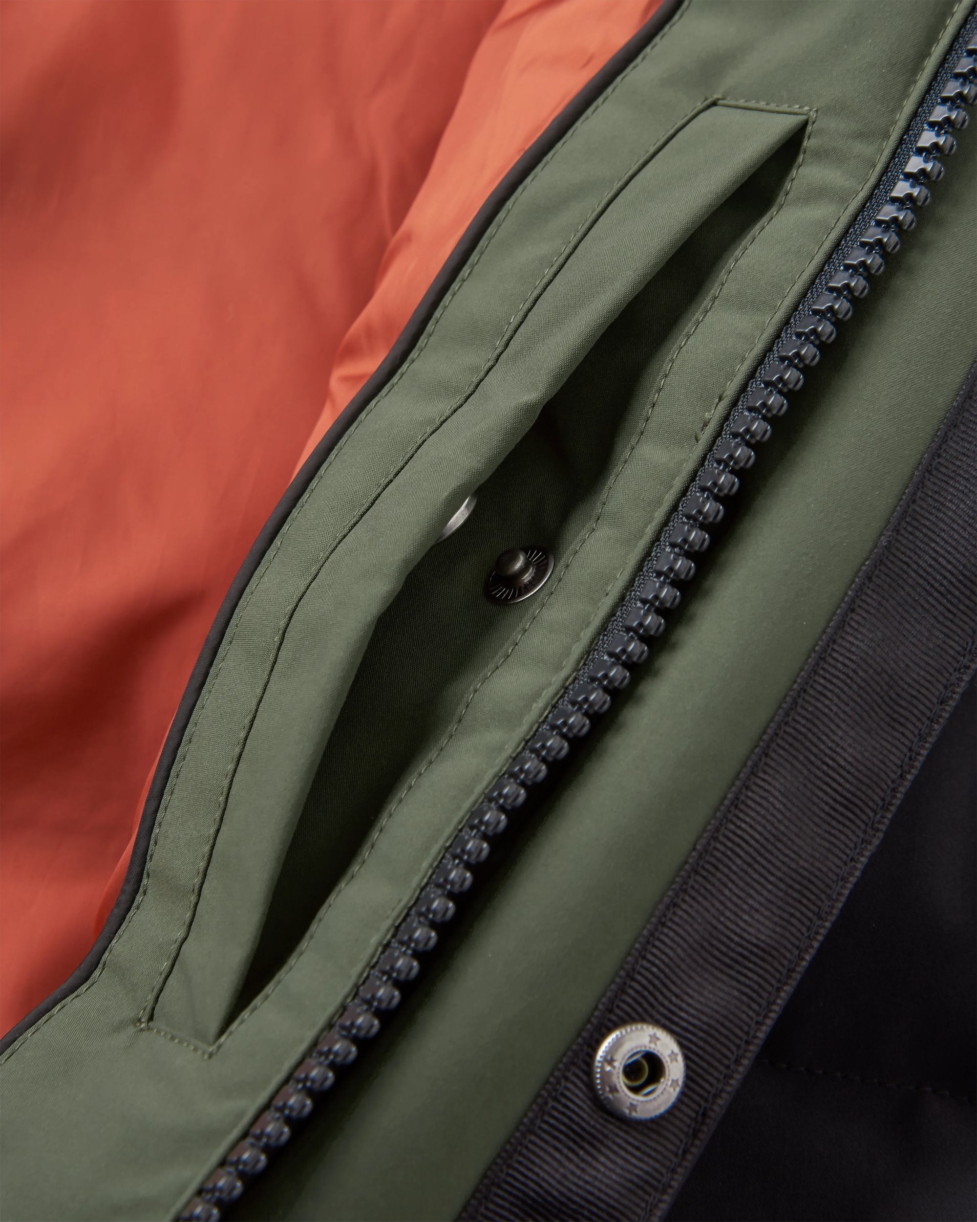 Baltic Recycled Insulated Vest - Black/Khaki - Flatlay