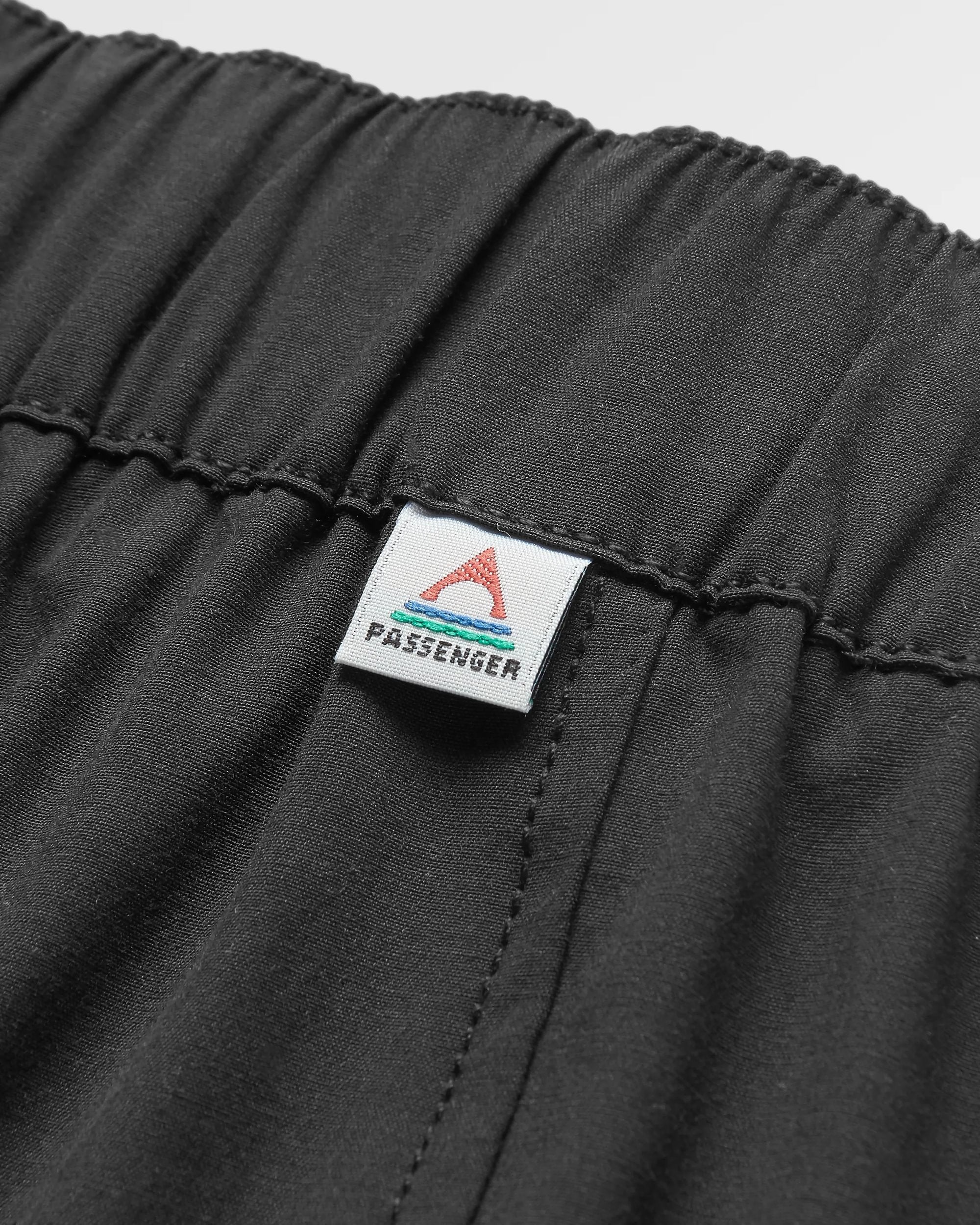 Laura All Purpose Short - True Black - Flatlay