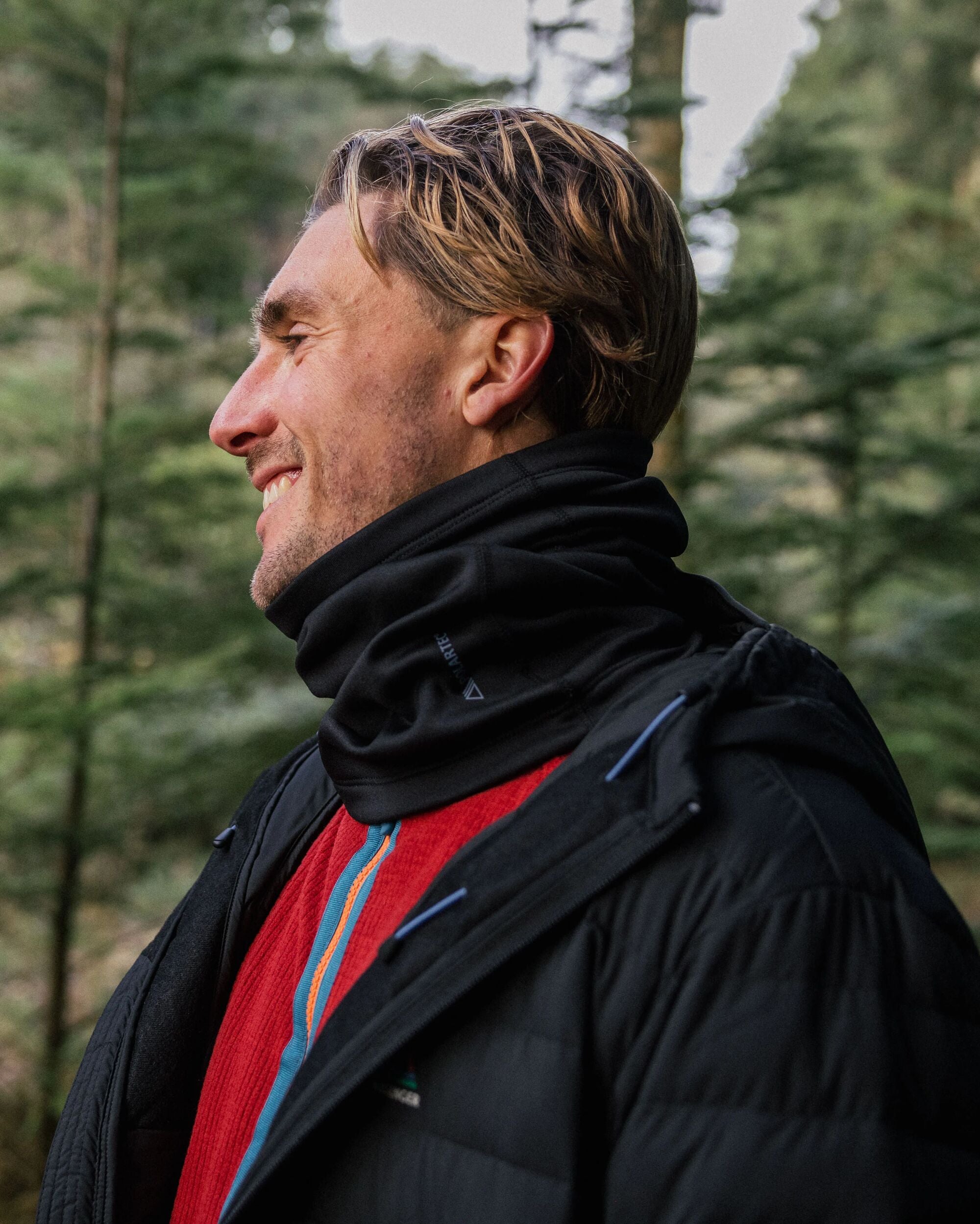 Wintergreen Recycled Polartec® Thermal Neck Gaiter - Black - Lifestyle - Male