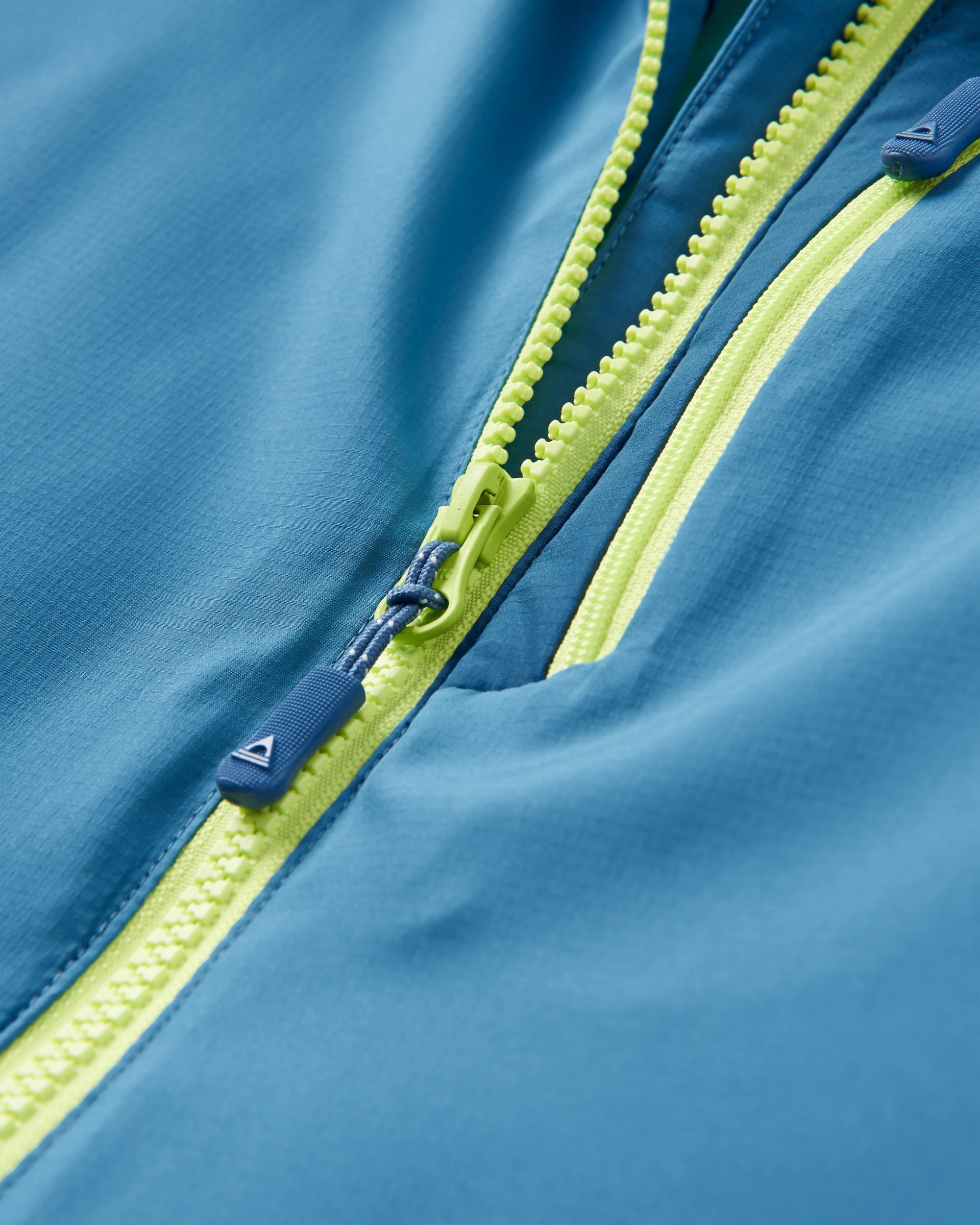 Shasta Lightweight Recycled Thermore® Insulated Jacket - Tidal Blue/Blue Steel/Birch - Flatlay