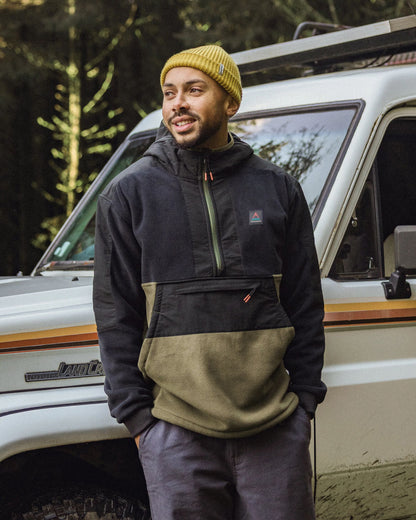 Woodland Hooded Polartec® Fleece - Black/Khaki - Lifestyle