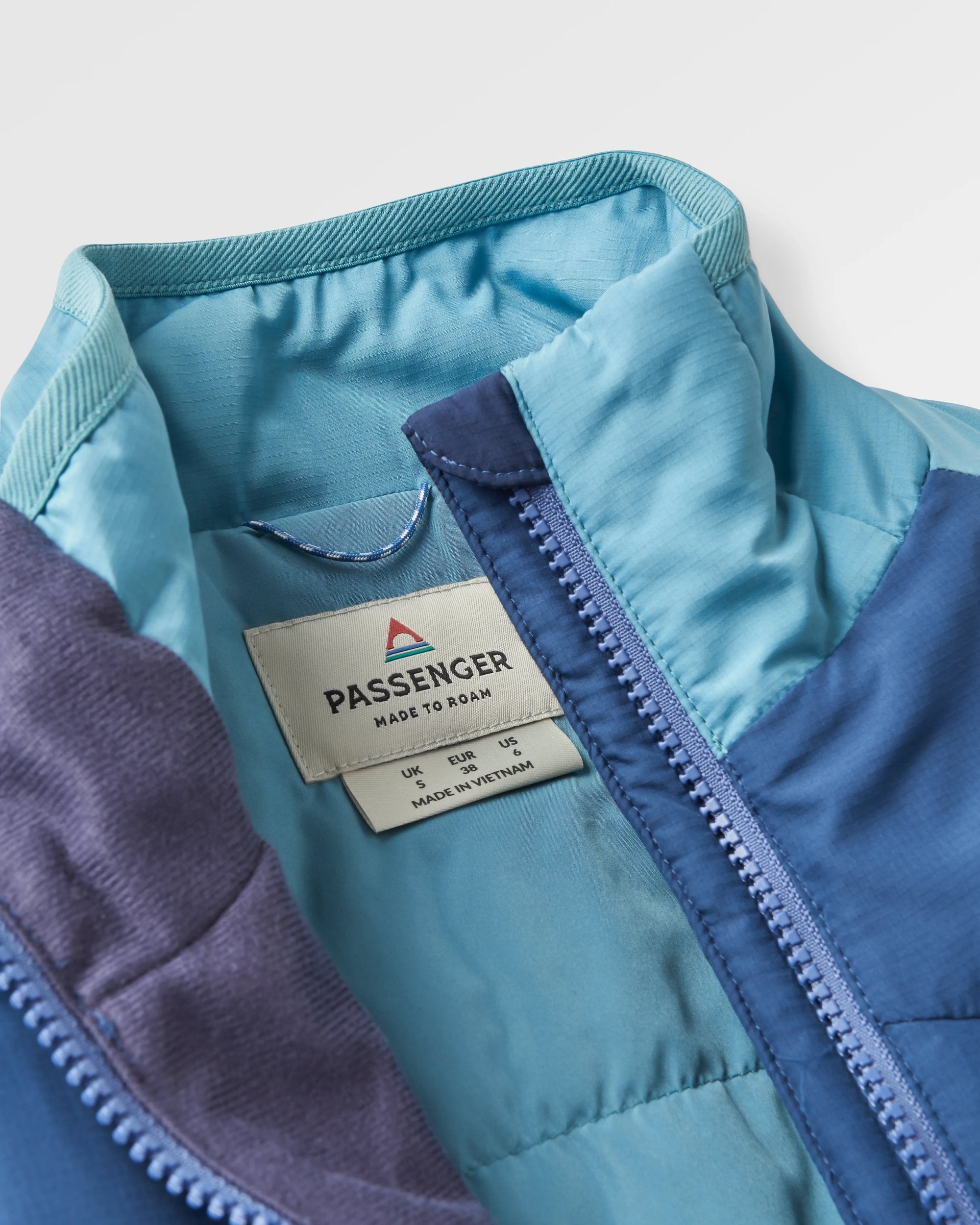 Shasta Lightweight Recycled Thermore® Insulated Vest - Rich Navy/Dark Denim/Arctic - Flatlay