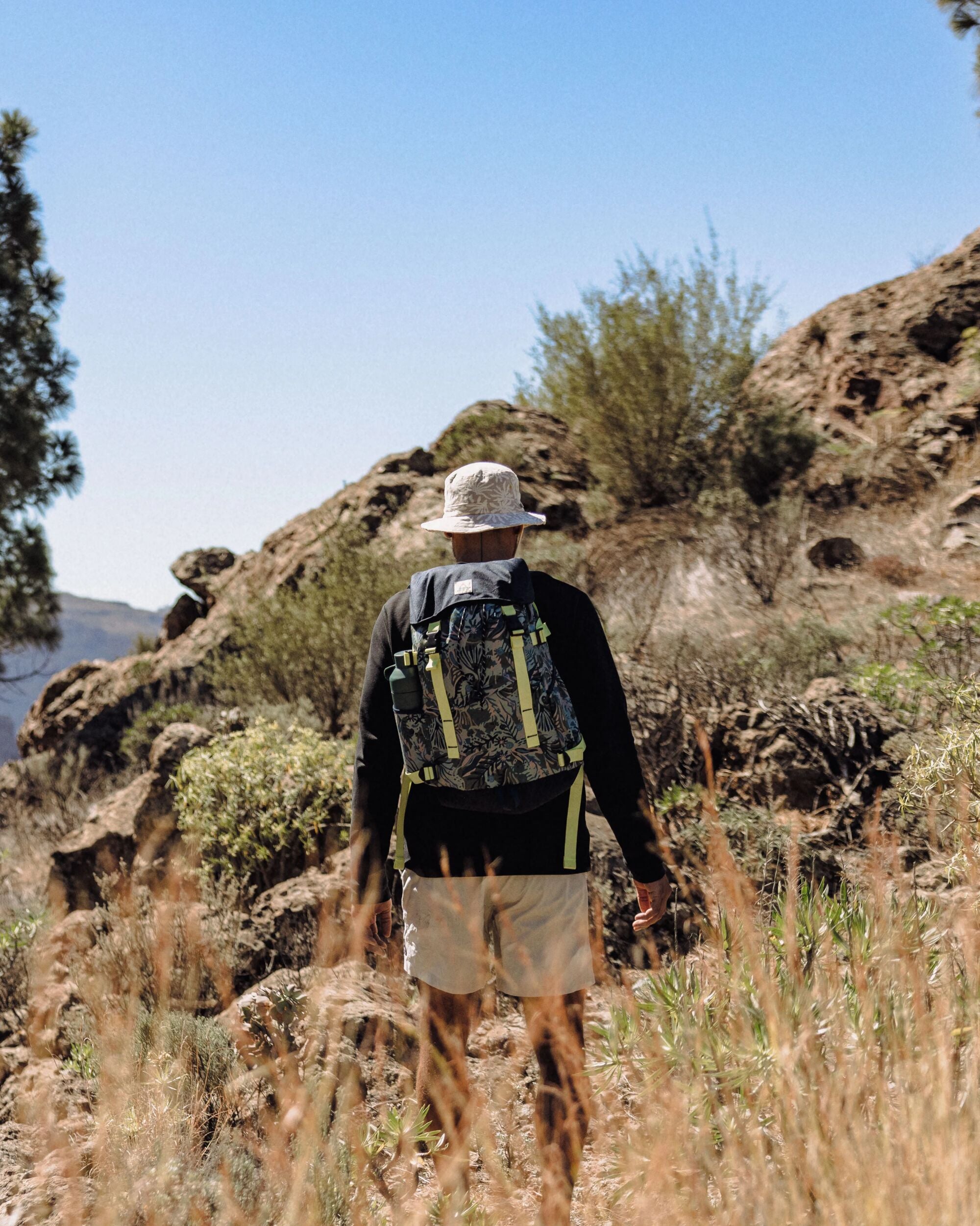 Boondocker Recycled 26L Backpack - Abstract Seaweed Pistachio - Lifestyle - Male