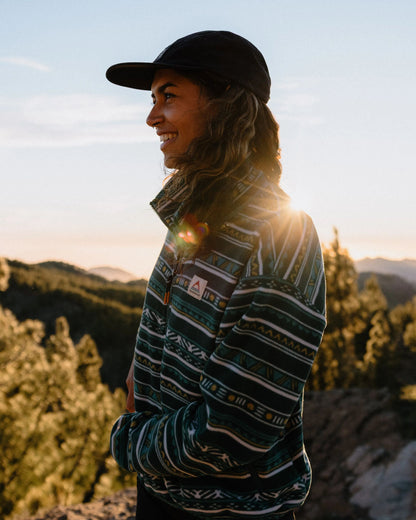 Ayla Micro Polartec® Fleece - Geo Stripe Mediterranean - Lifestyle