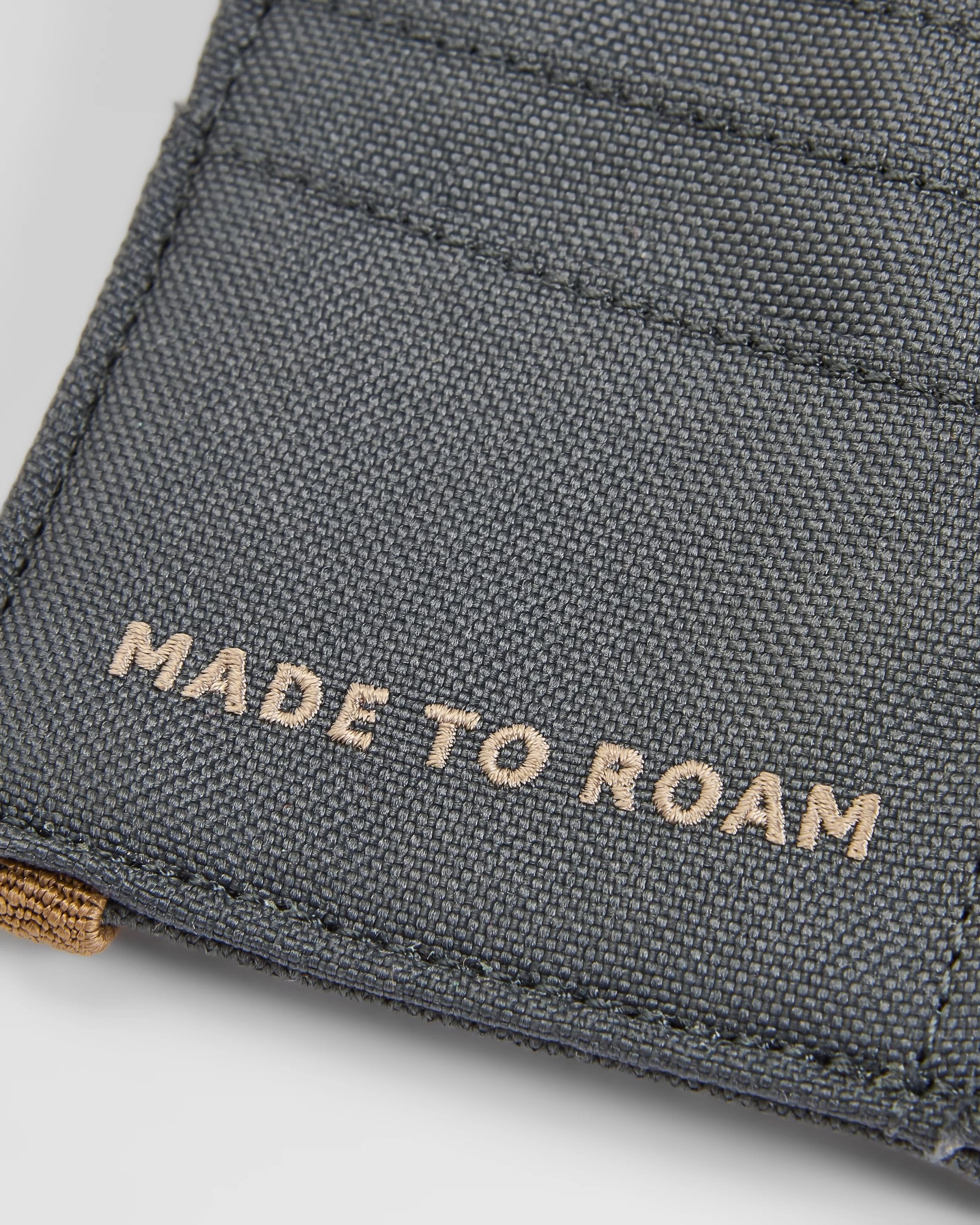 Vantage Wallet - Charcoal/ Caramel - Flatlay