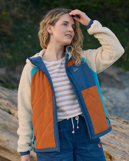 Lara Quilted Jacket - Oat/Sunset Orange - Lifestyle