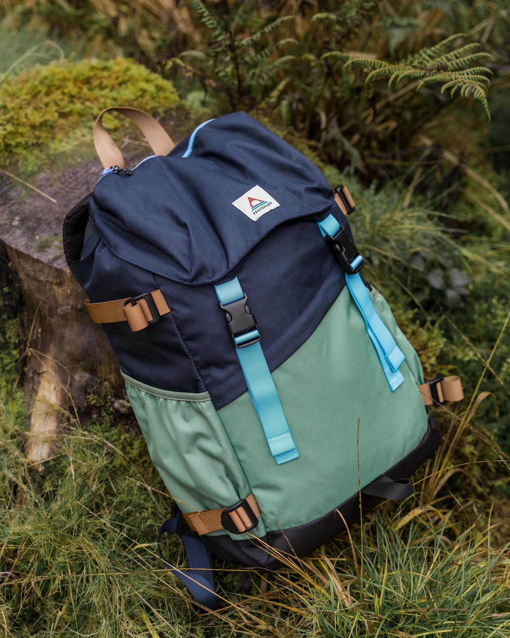 Boondocker Recycled 26L Backpack - Deep Navy/Laurel Green