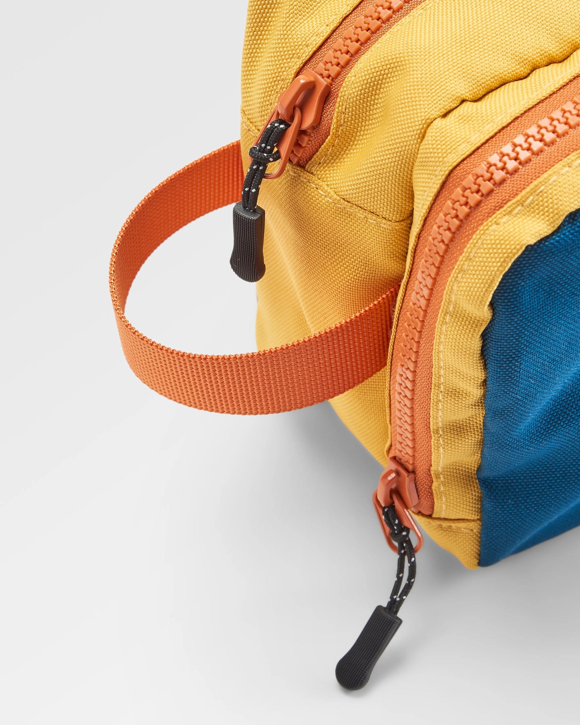 Travel Recycled Wash Kit - Tidal Blue Orange Multi - Flatlay