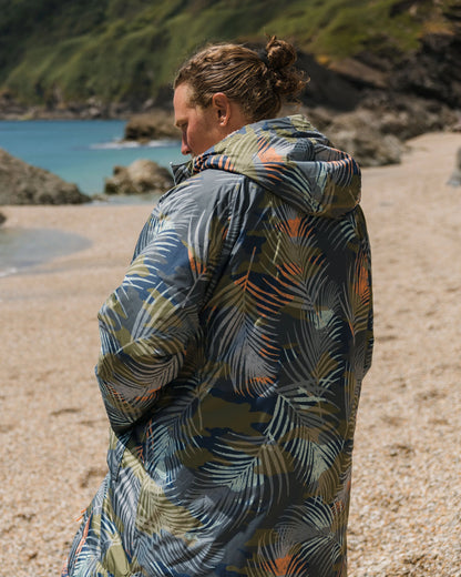 Male_Waves Recycled Sherpa Lined Changing Robe - Palm Camo Apricot