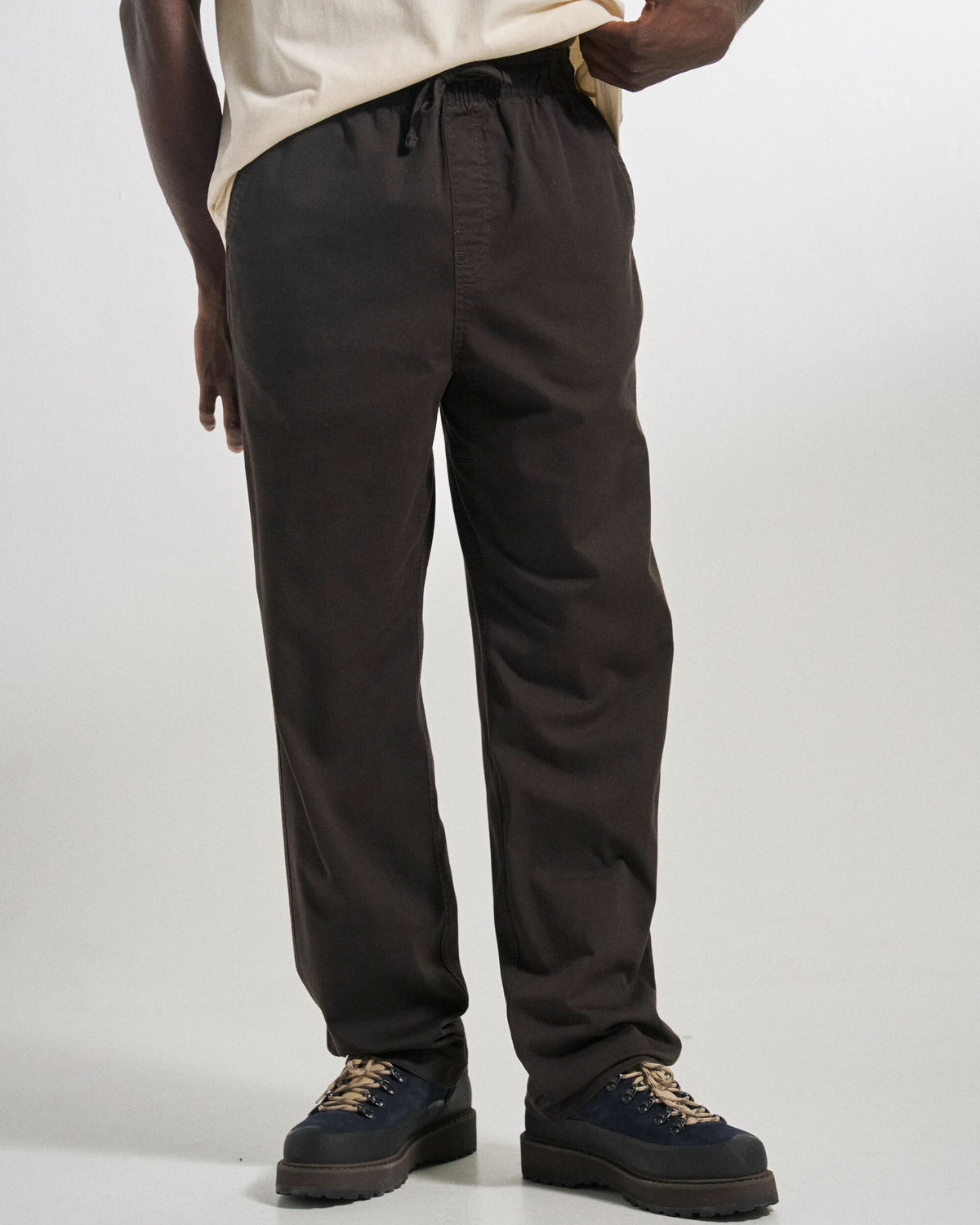 Drifter Twill Relaxed Fit Trouser - Espresso - Studio Model