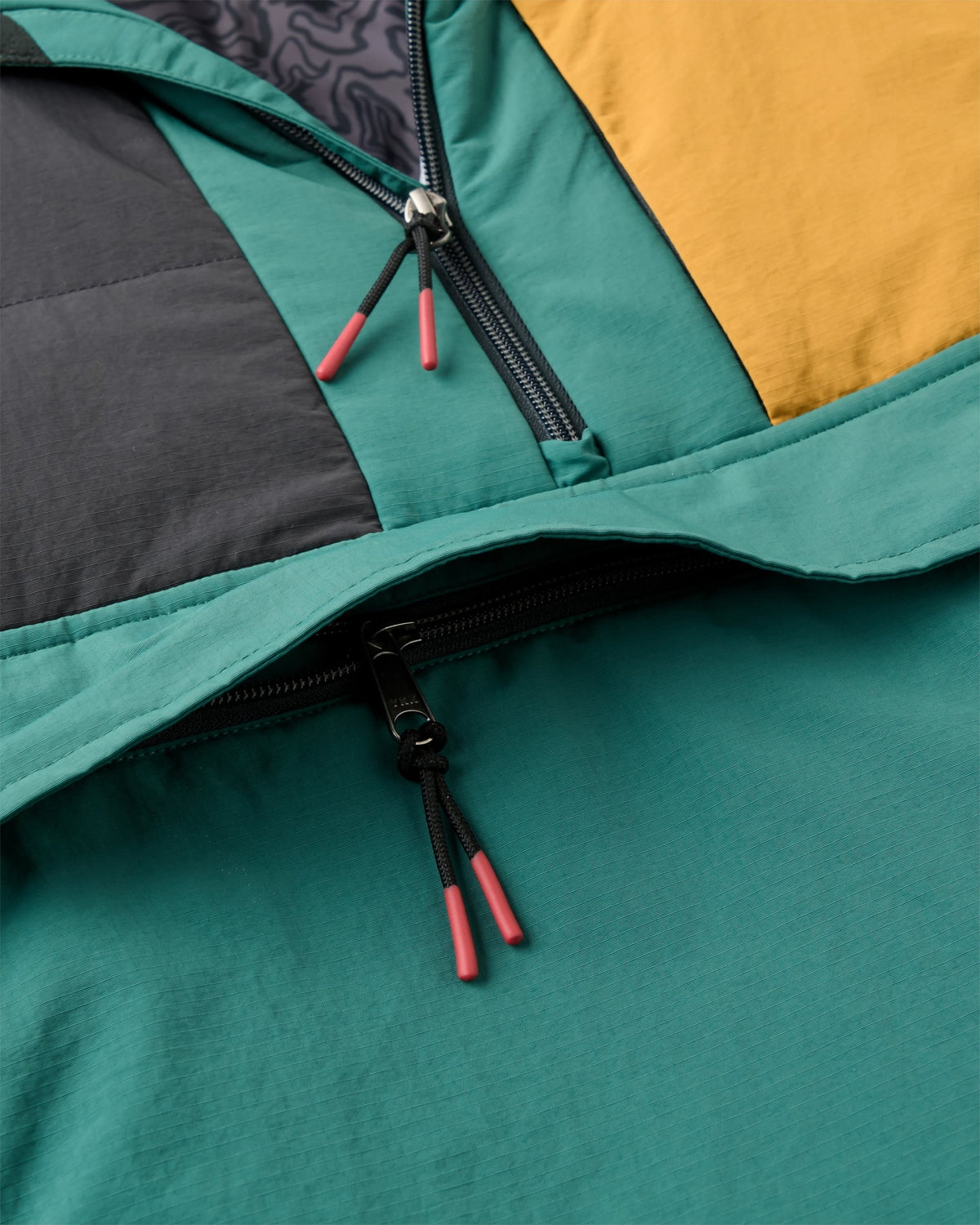 Oceanic Insulated Anorak - Faded Black/Deep Ocean - Flatlay