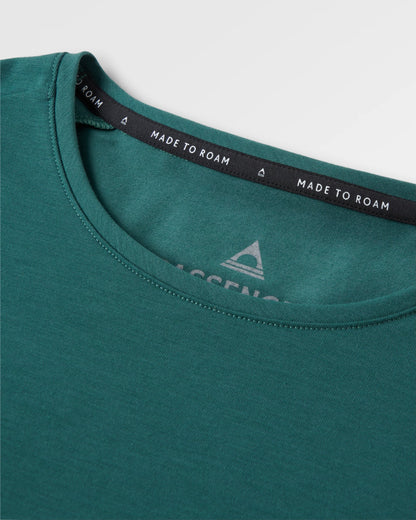 Chase The Light Active T-Shirt - Deep Ocean - Flatlay