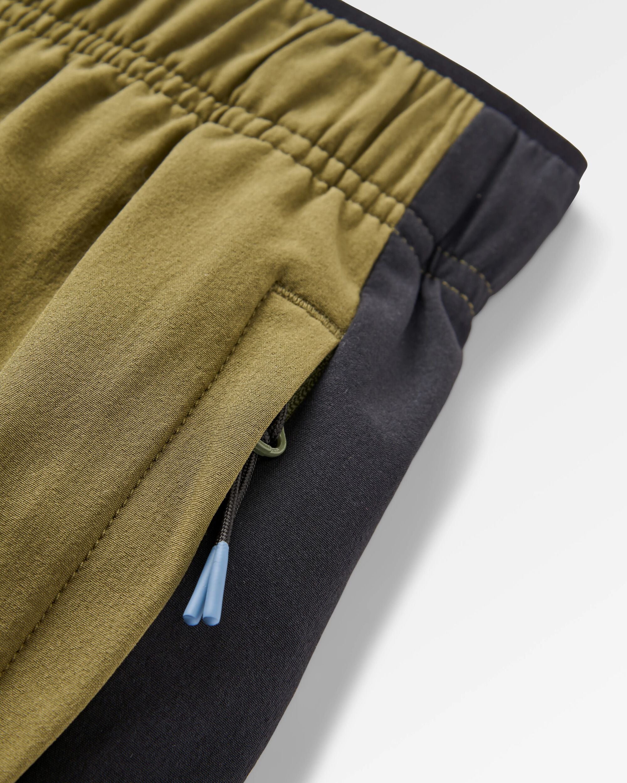 Swift Trail Short 7" - Khaki - Flatlay