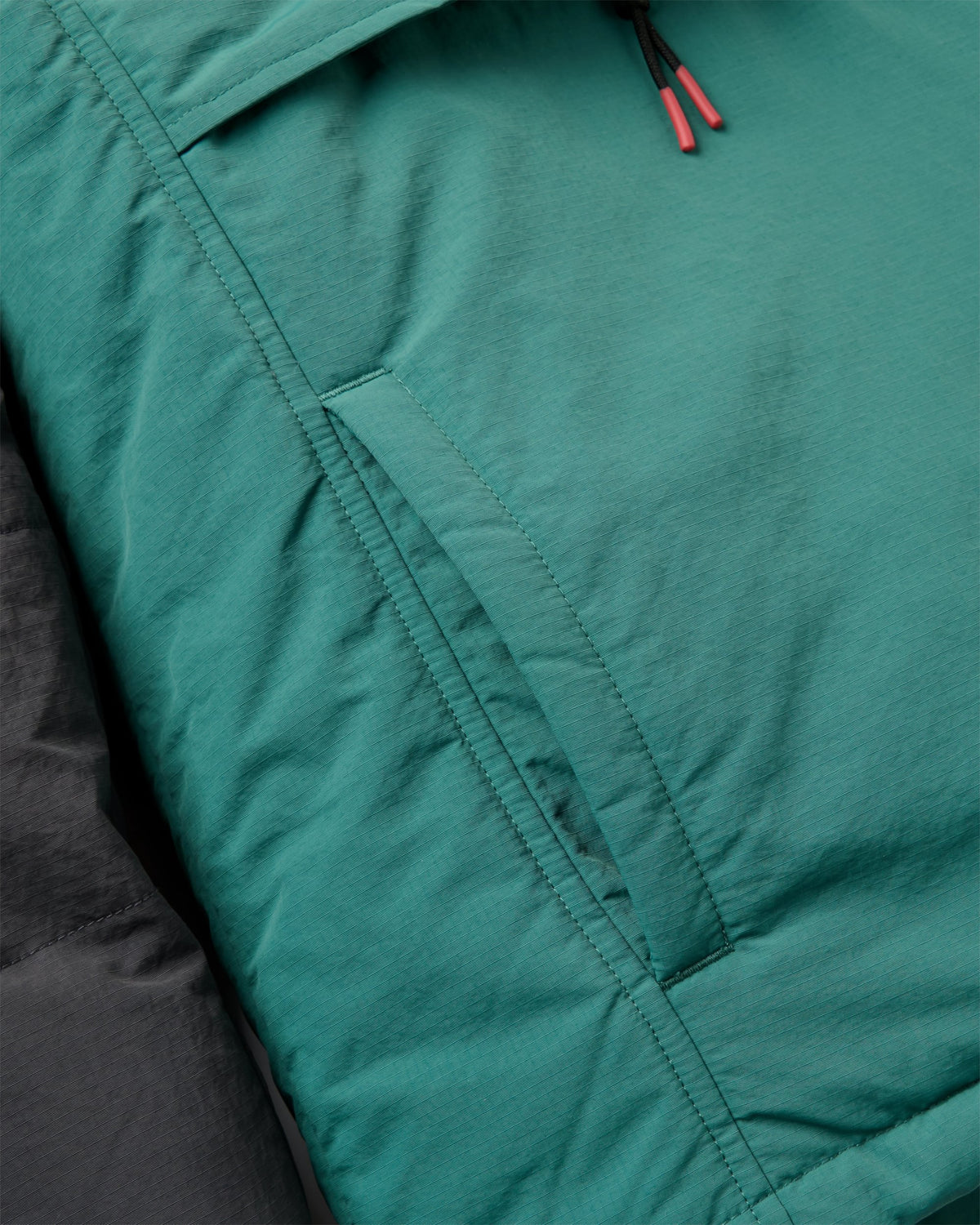Oceanic Insulated Anorak - Faded Black/Deep Ocean - Flatlay