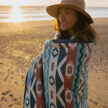 Womens_Nomadic Recycled Sherpa Blanket - Multi Geo Stripe Coral