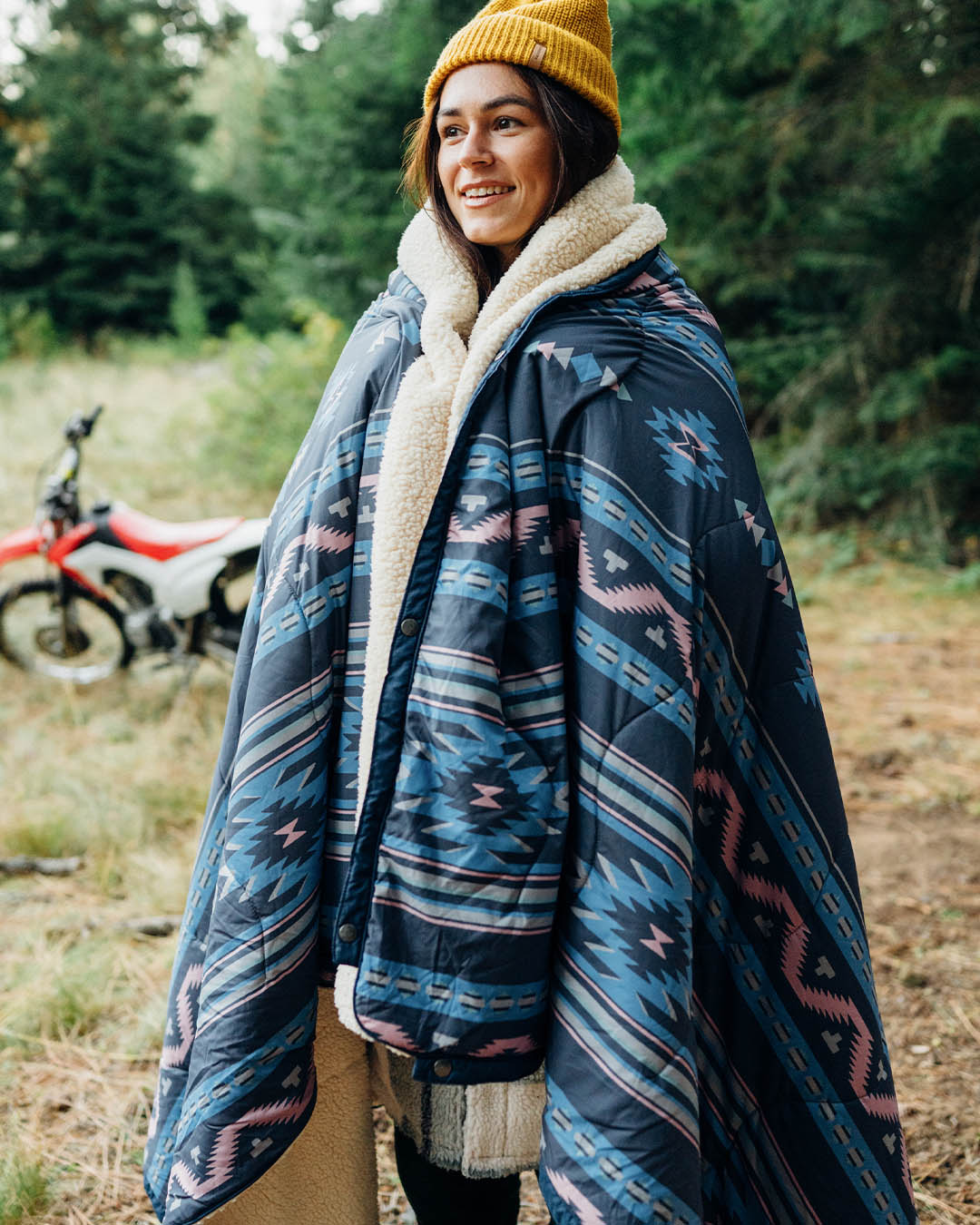 Womens_Nomadic Recycled Sherpa Blanket - Deep Navy Vintage Geo