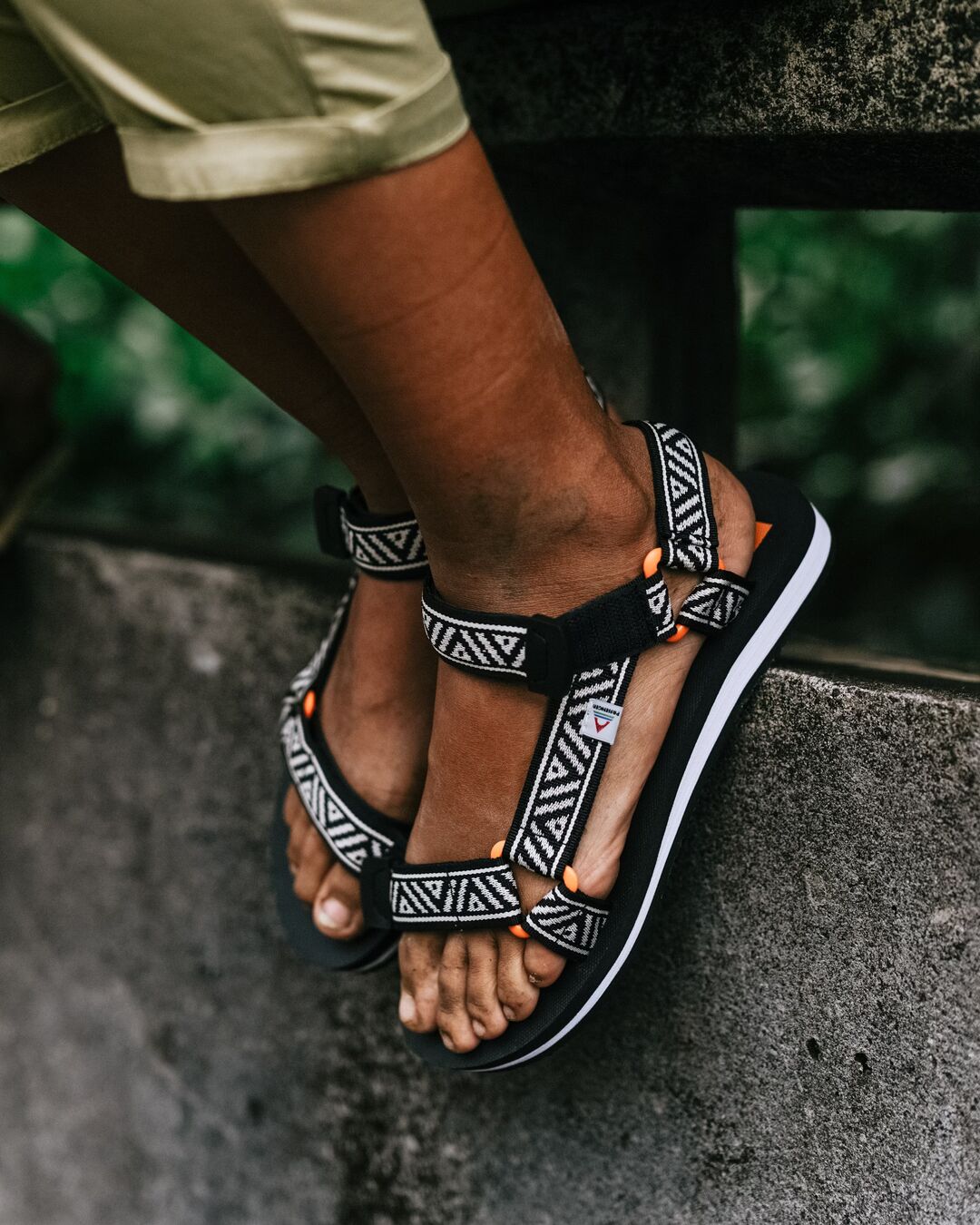 Venice Sandal - Black/ White Pattern